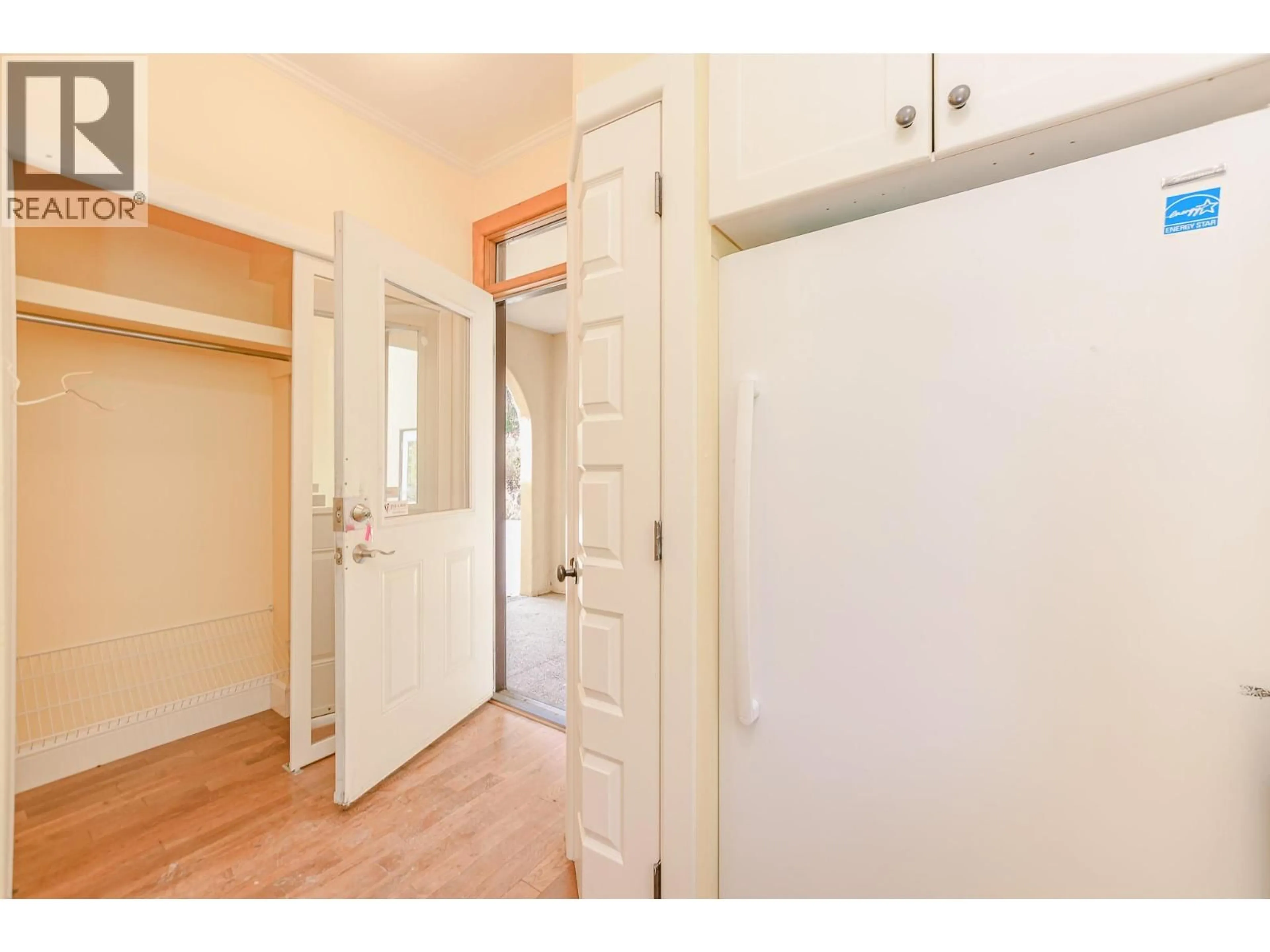 Indoor entryway for 141 CROSSRIDGE ROAD, Enderby British Columbia V0E1V3
