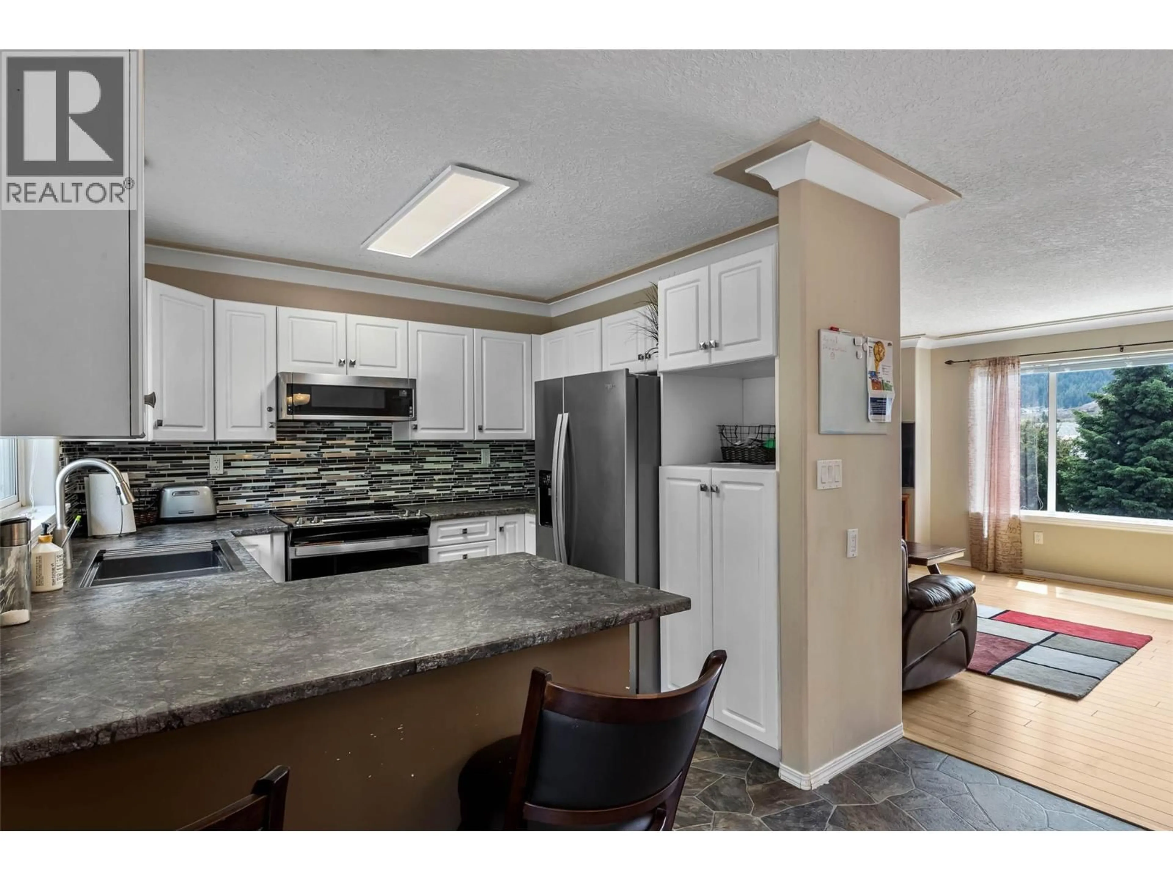 Open concept kitchen, unknown for 1374 SUNSHINE COURT, Kamloops British Columbia V2E2P9