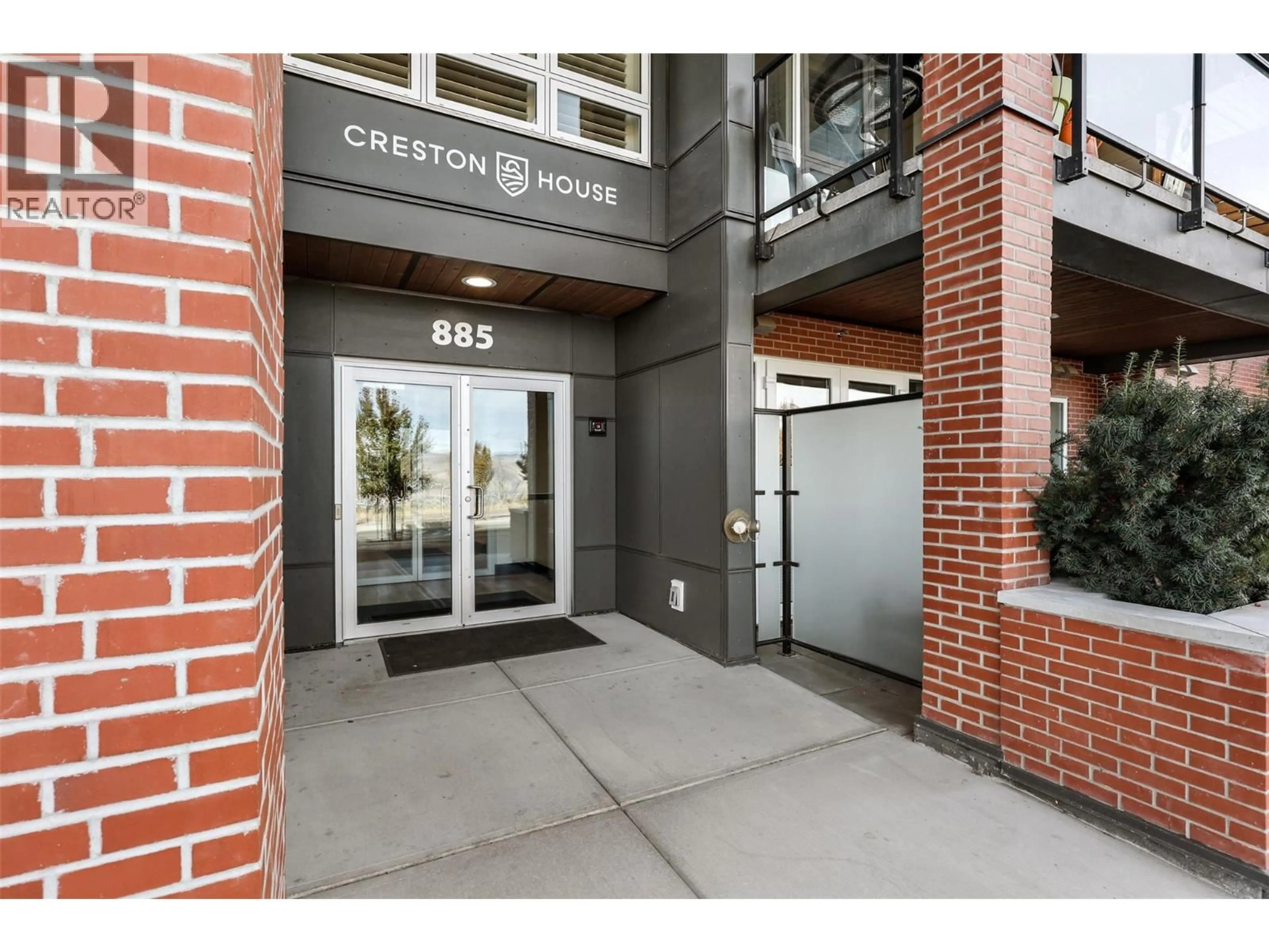 Indoor foyer for 308 - 885 UNIVERSITY DRIVE, Kamloops British Columbia V2C0K2