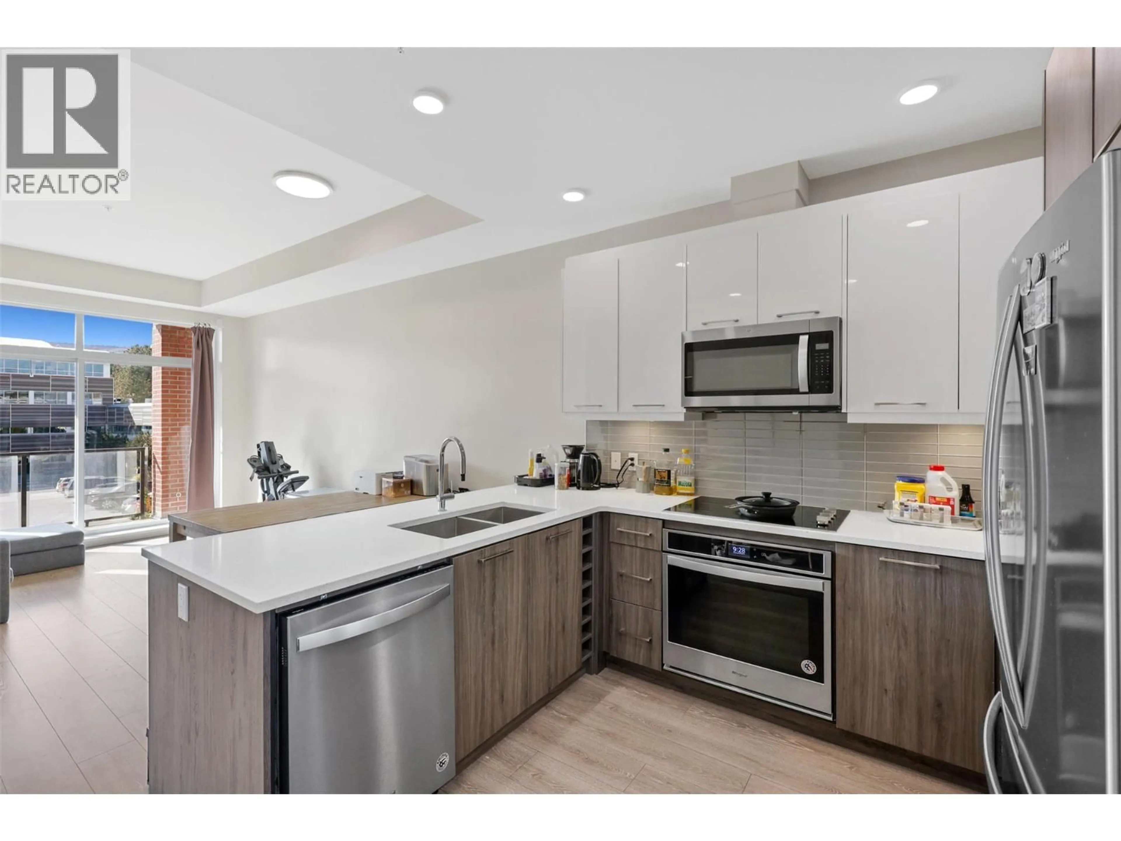 Open concept kitchen, ceramic/tile floor for 308 - 885 UNIVERSITY DRIVE, Kamloops British Columbia V2C0K2