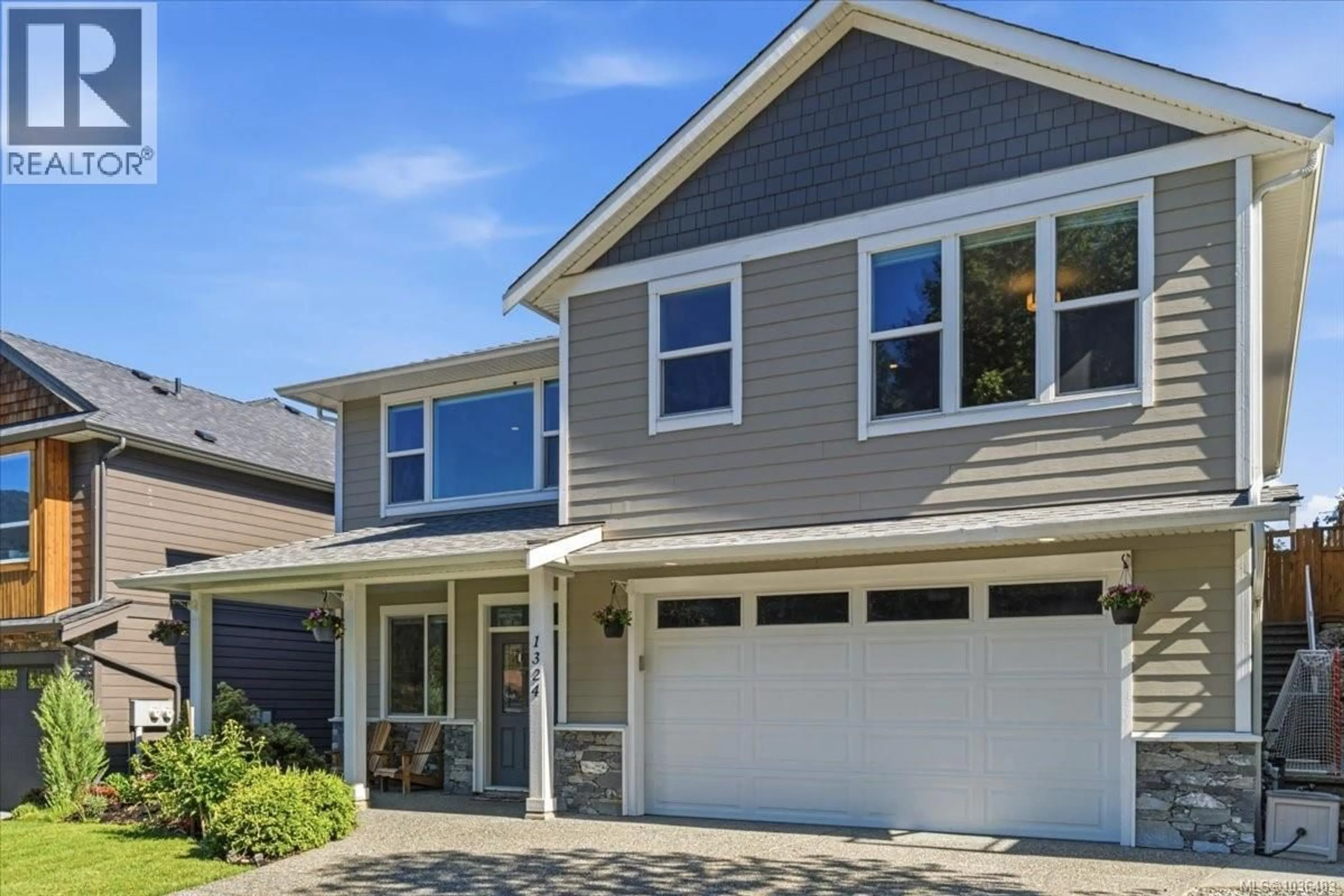 Home with vinyl exterior material, street for 1324 LANGARA DRIVE, Nanaimo British Columbia V9R6A8