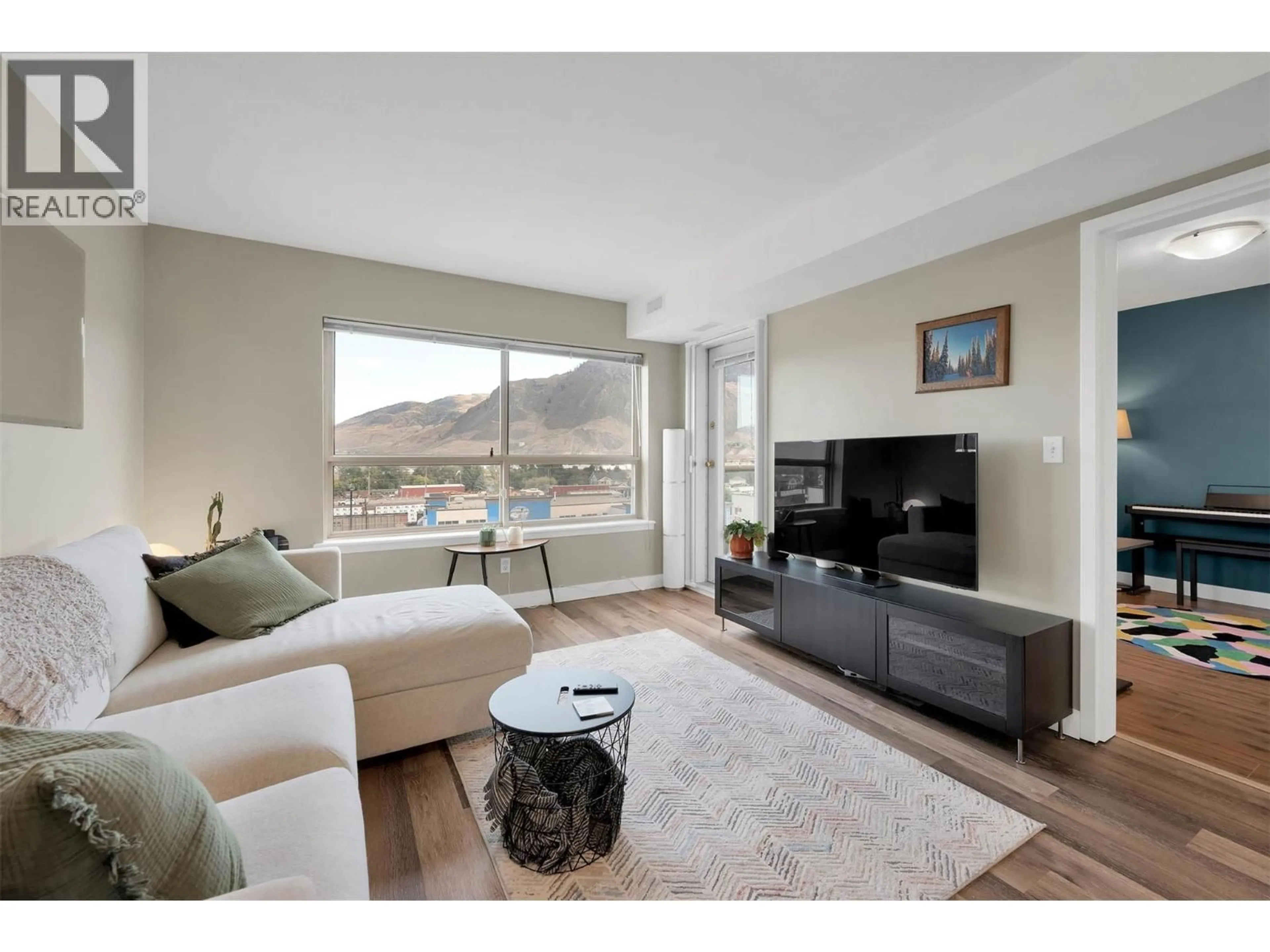 Living room with furniture, unknown for 402 - 629 LANSDOWNE STREET, Kamloops British Columbia V2C1Y6