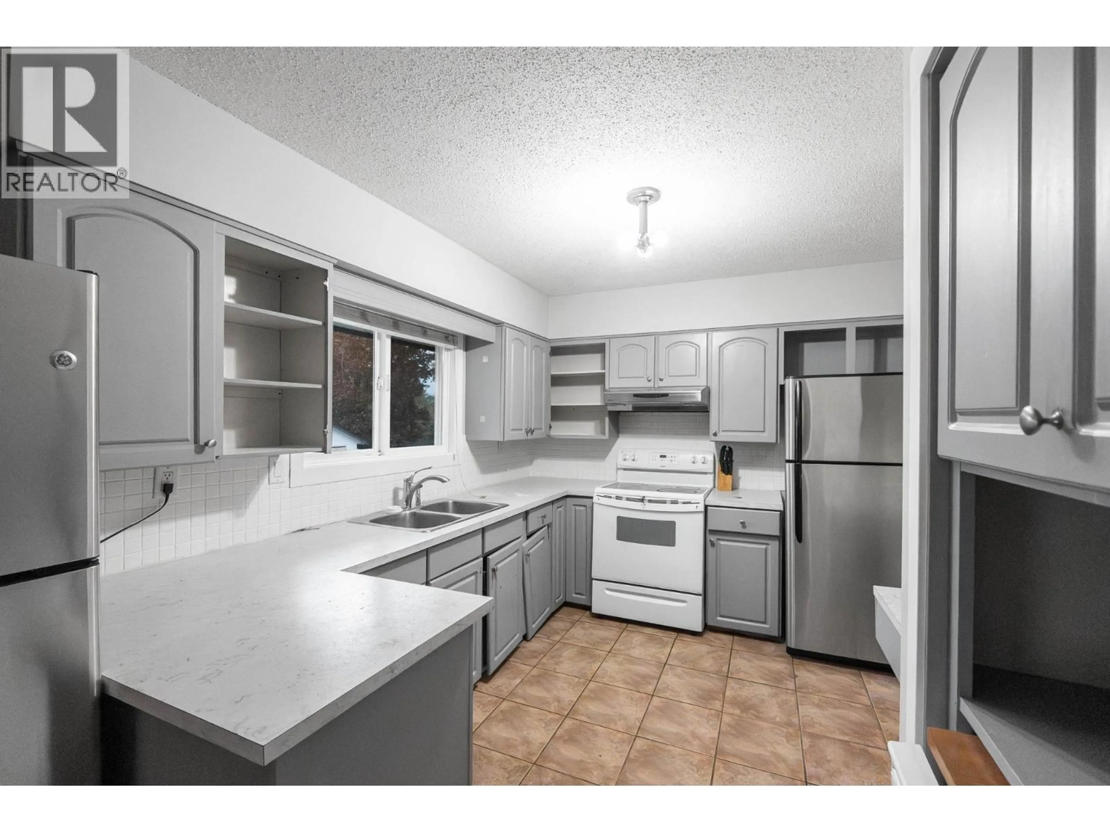 Standard kitchen, unknown for 680 TARTAN ROAD, Rutland British Columbia V1X3L3