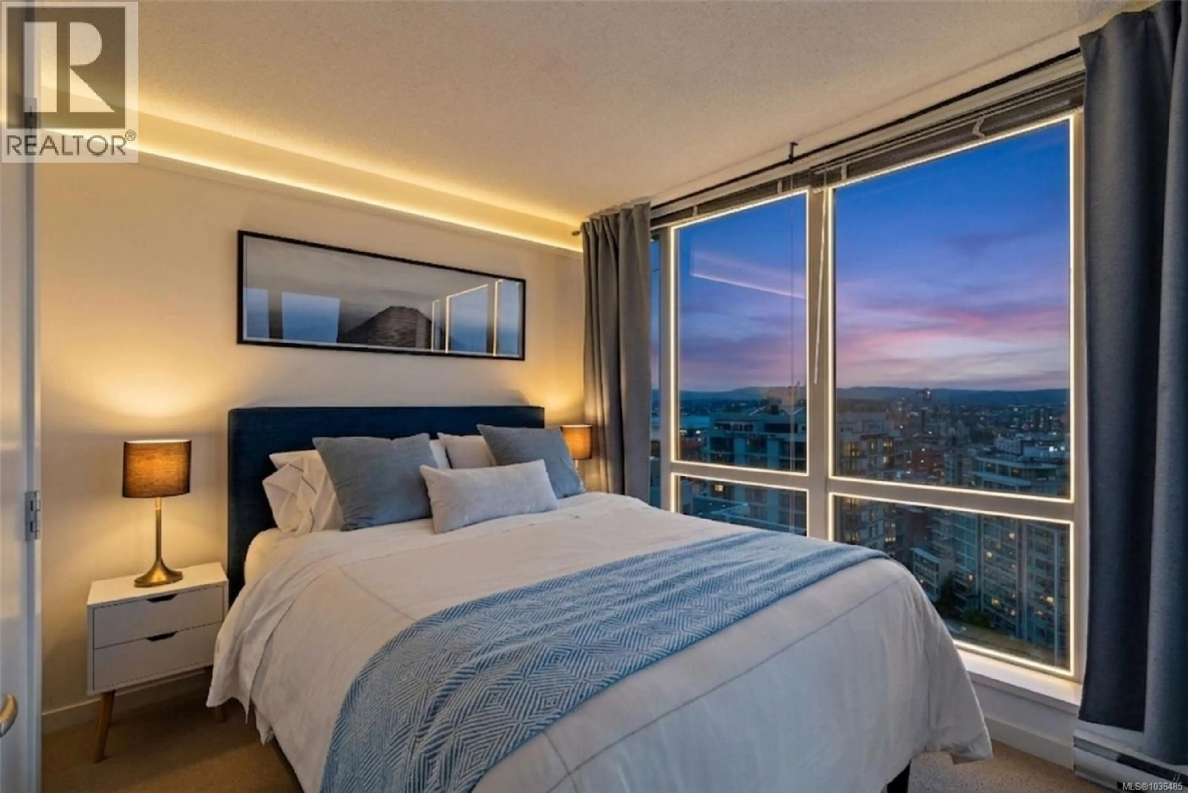 Bedroom with bed, unknown for 2001 - 751 FAIRFIELD ROAD, Victoria British Columbia V8W4A4