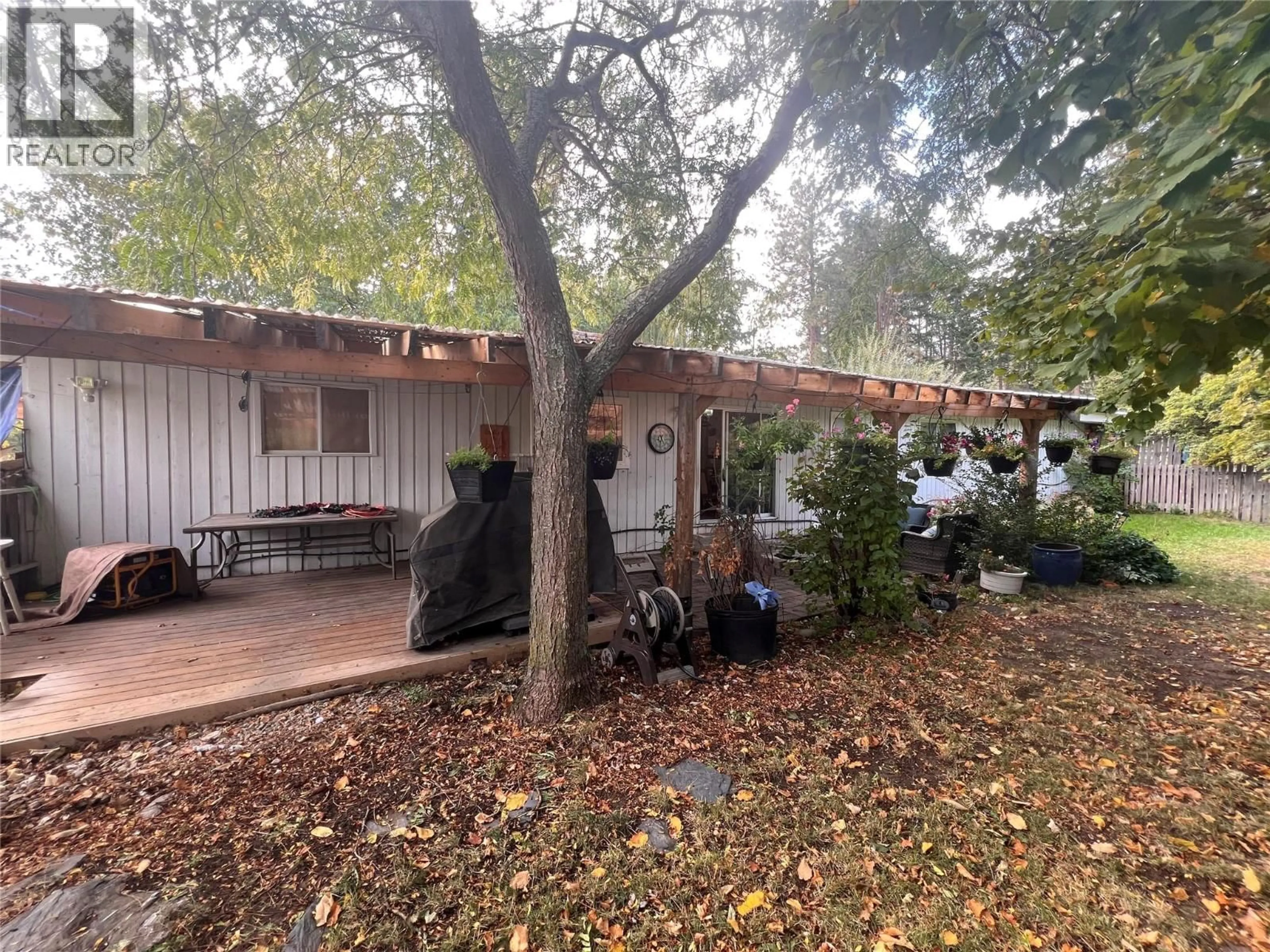 Patio, street for 4976 NASH STREET, Peachland British Columbia V0H1X8