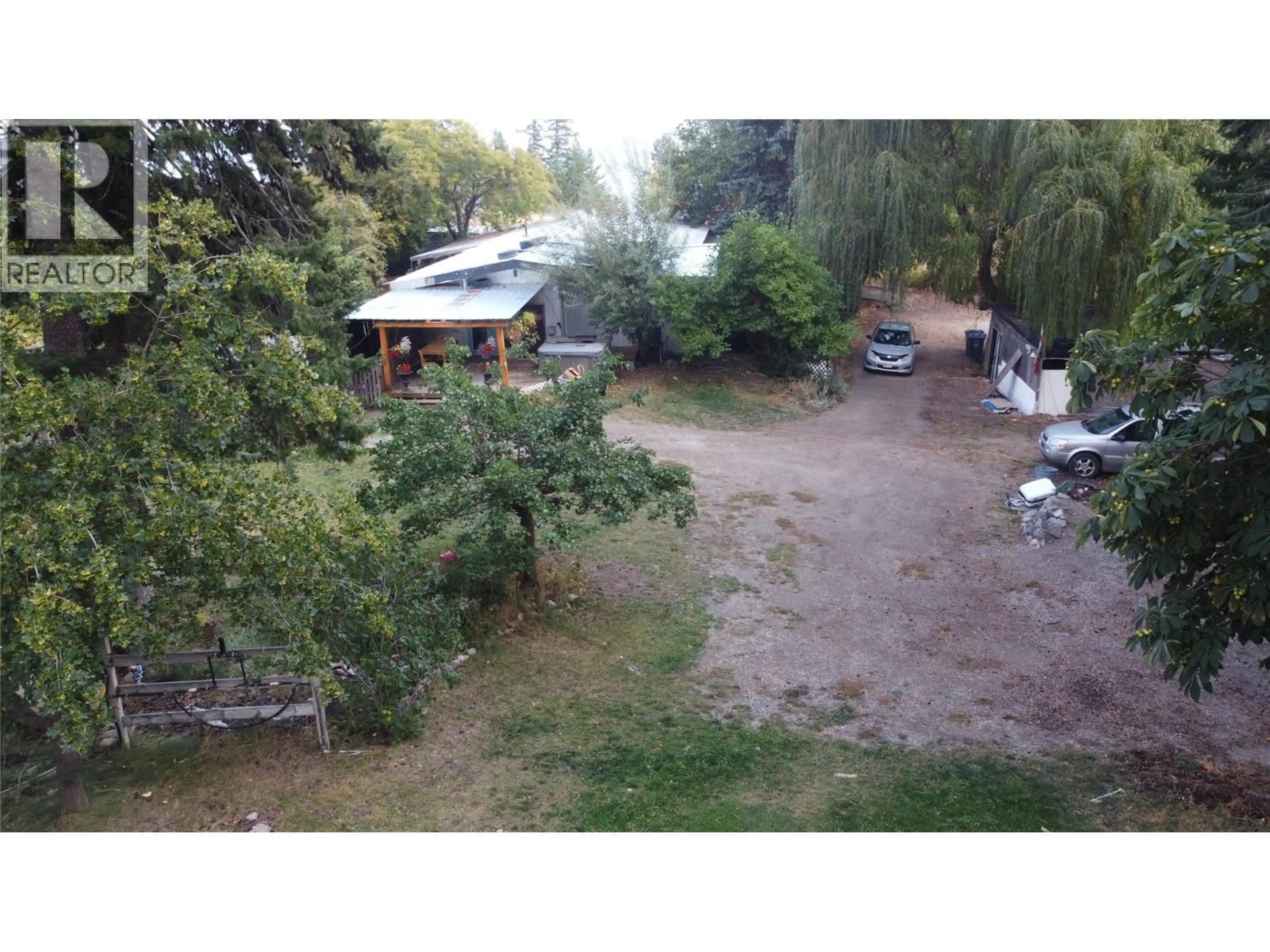 A pic from outside/outdoor area/front of a property/back of a property/a pic from drone, unknown for 4976 NASH STREET, Peachland British Columbia V0H1X8