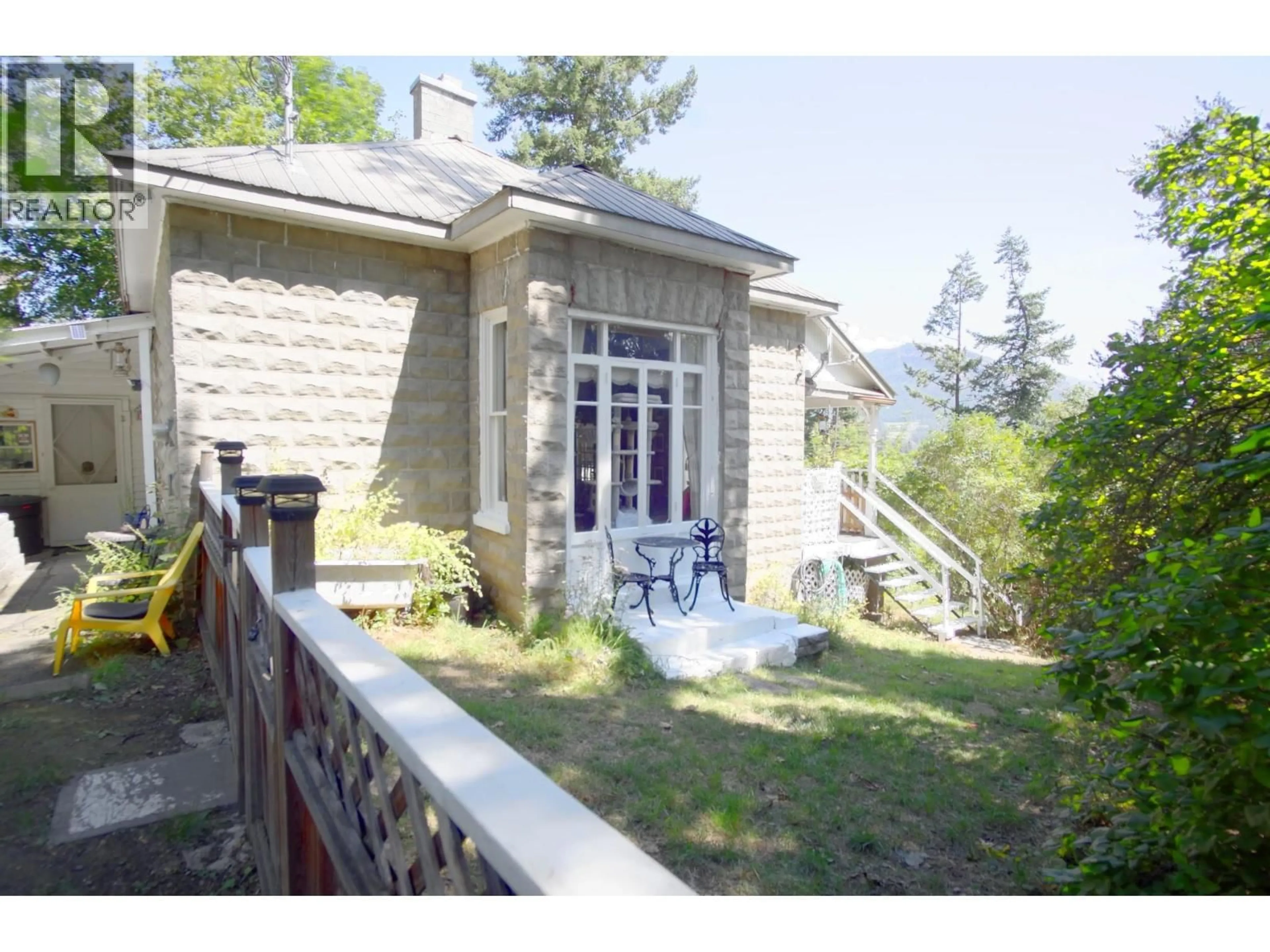 Patio, street for 117 CLIFFVIEW DRIVE, Enderby British Columbia V0E1V1