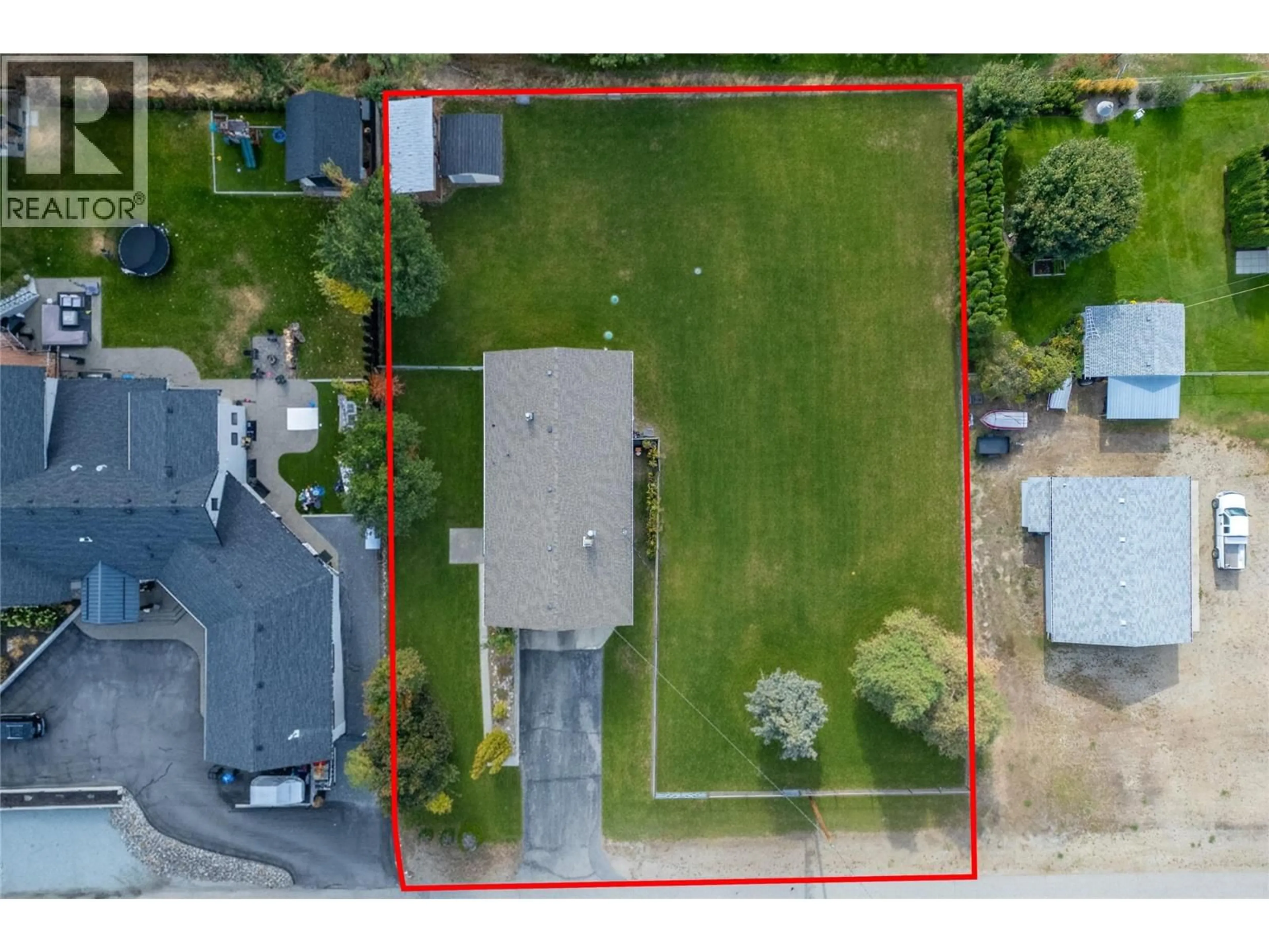 A pic from outside/outdoor area/front of a property/back of a property/a pic from drone, street for 3155 PROSPECT ROAD, Kelowna British Columbia V1W4P7