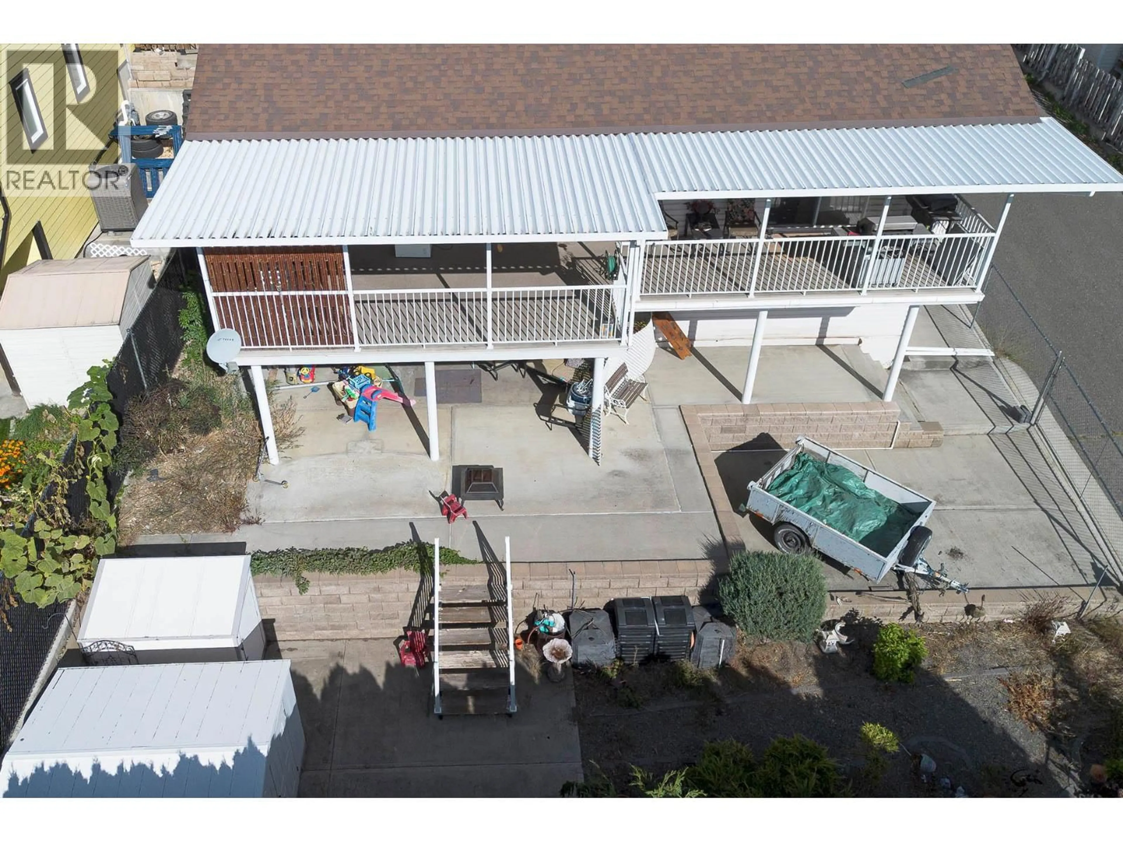 A pic from outside/outdoor area/front of a property/back of a property/a pic from drone, building for 919 NORVIEW ROAD, Kamloops British Columbia V2B8L8