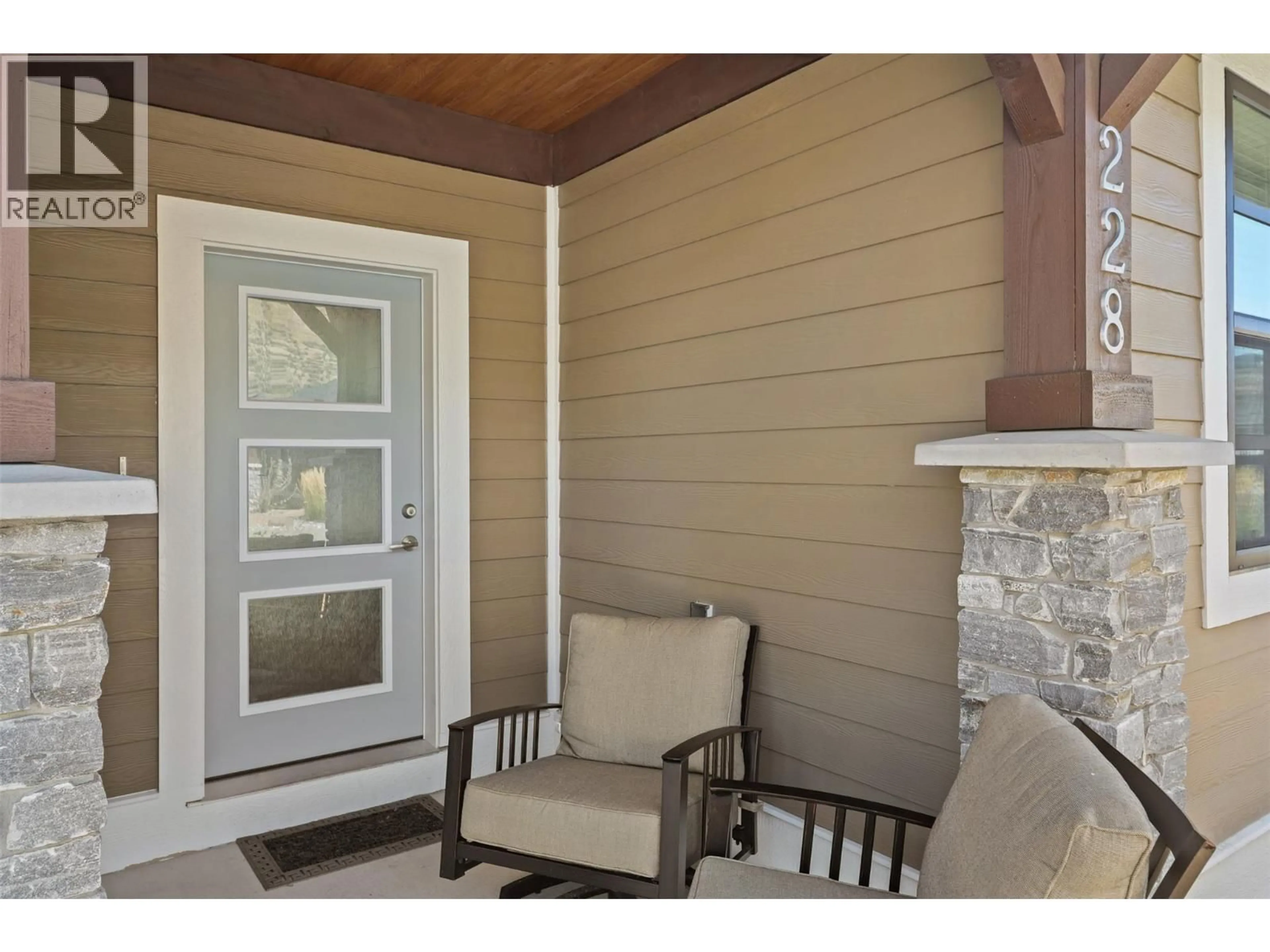 Indoor entryway for 228 - 641 SHUSWAP ROAD, Kamloops British Columbia V2H0E2