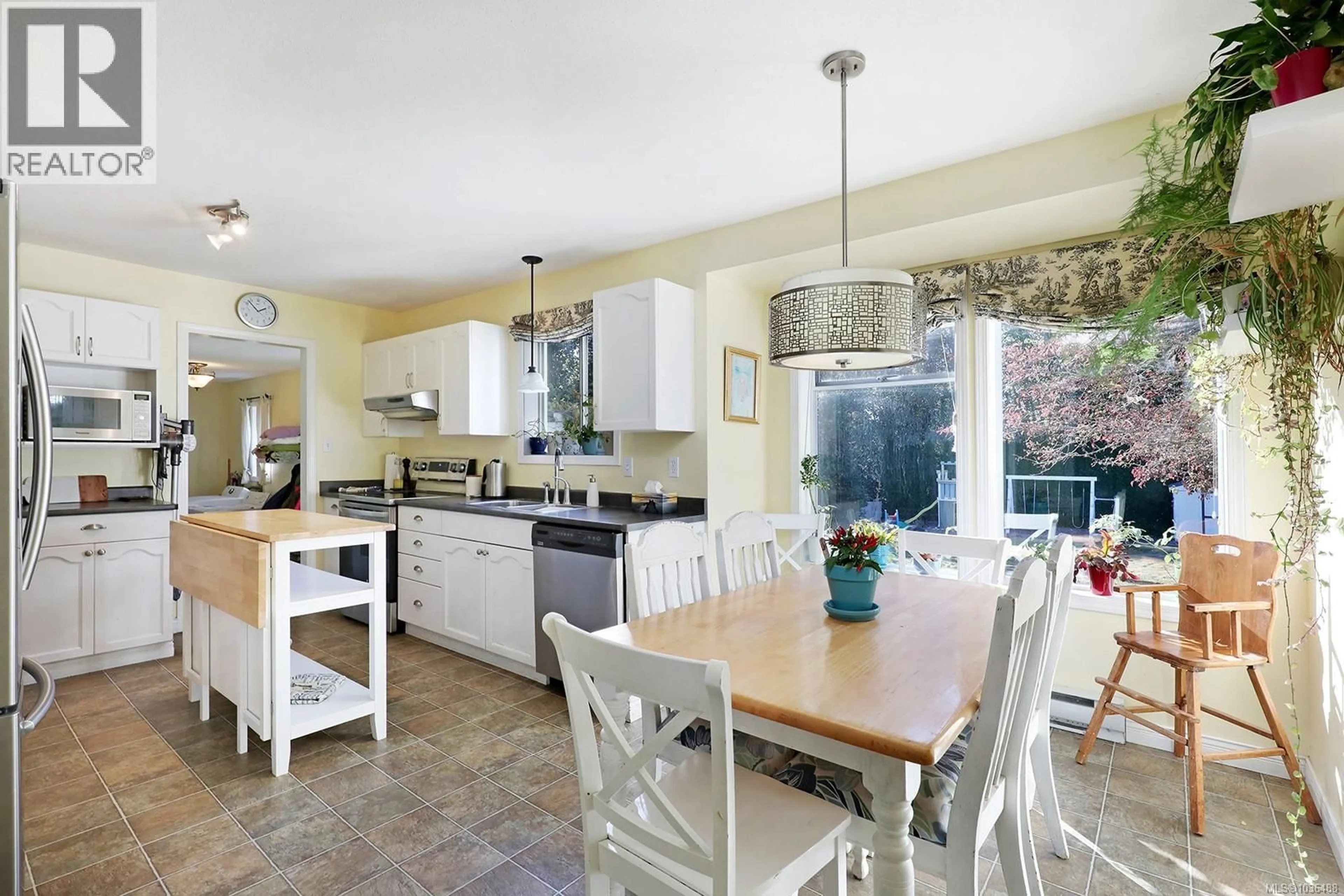 Open concept kitchen, ceramic/tile floor for 1485 MALLARD DRIVE, Courtenay British Columbia V9N8J8