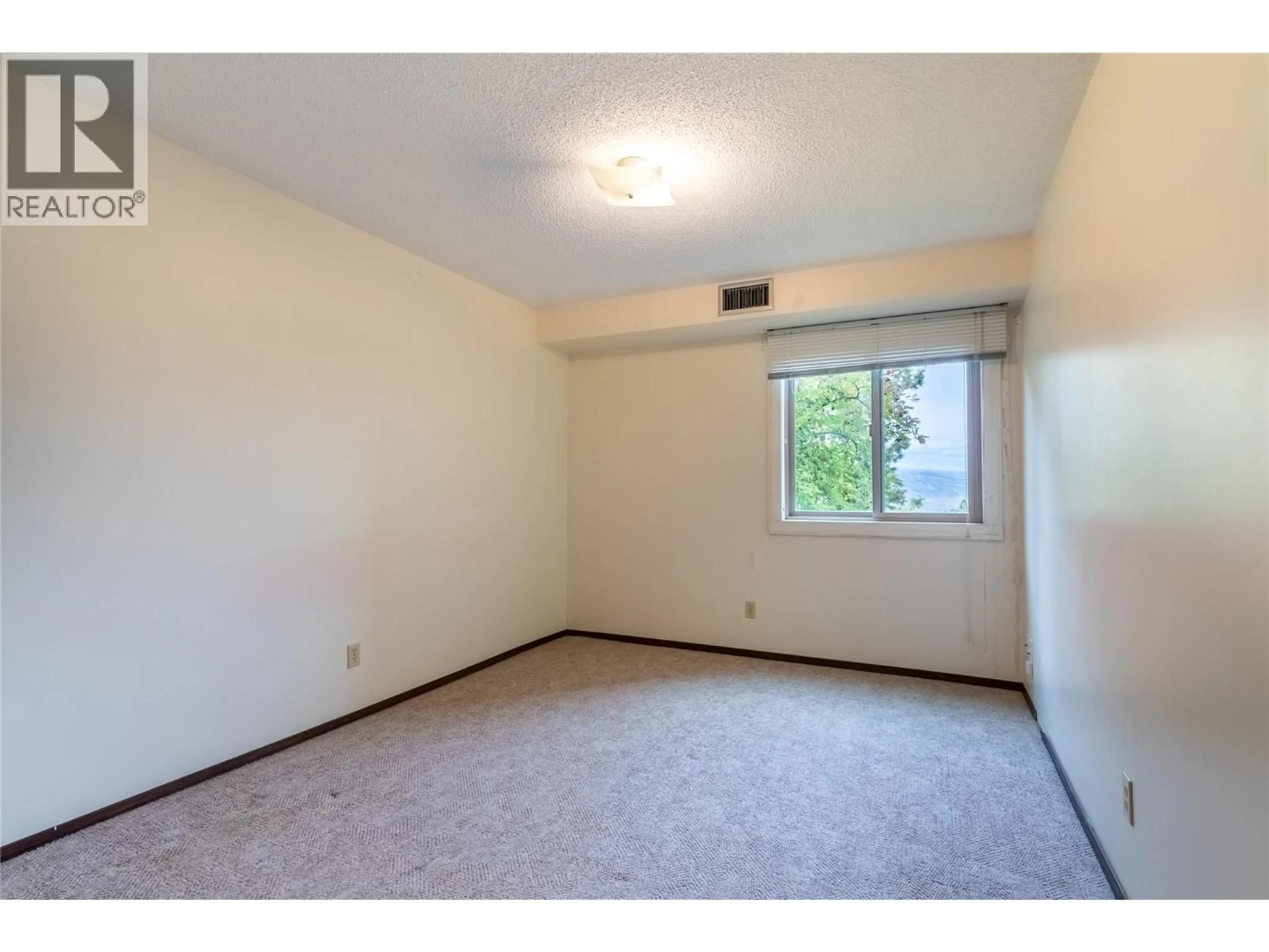 A pic of a room for 225 - 1560 SUMMIT DRIVE, Kamloops British Columbia V2C1R5