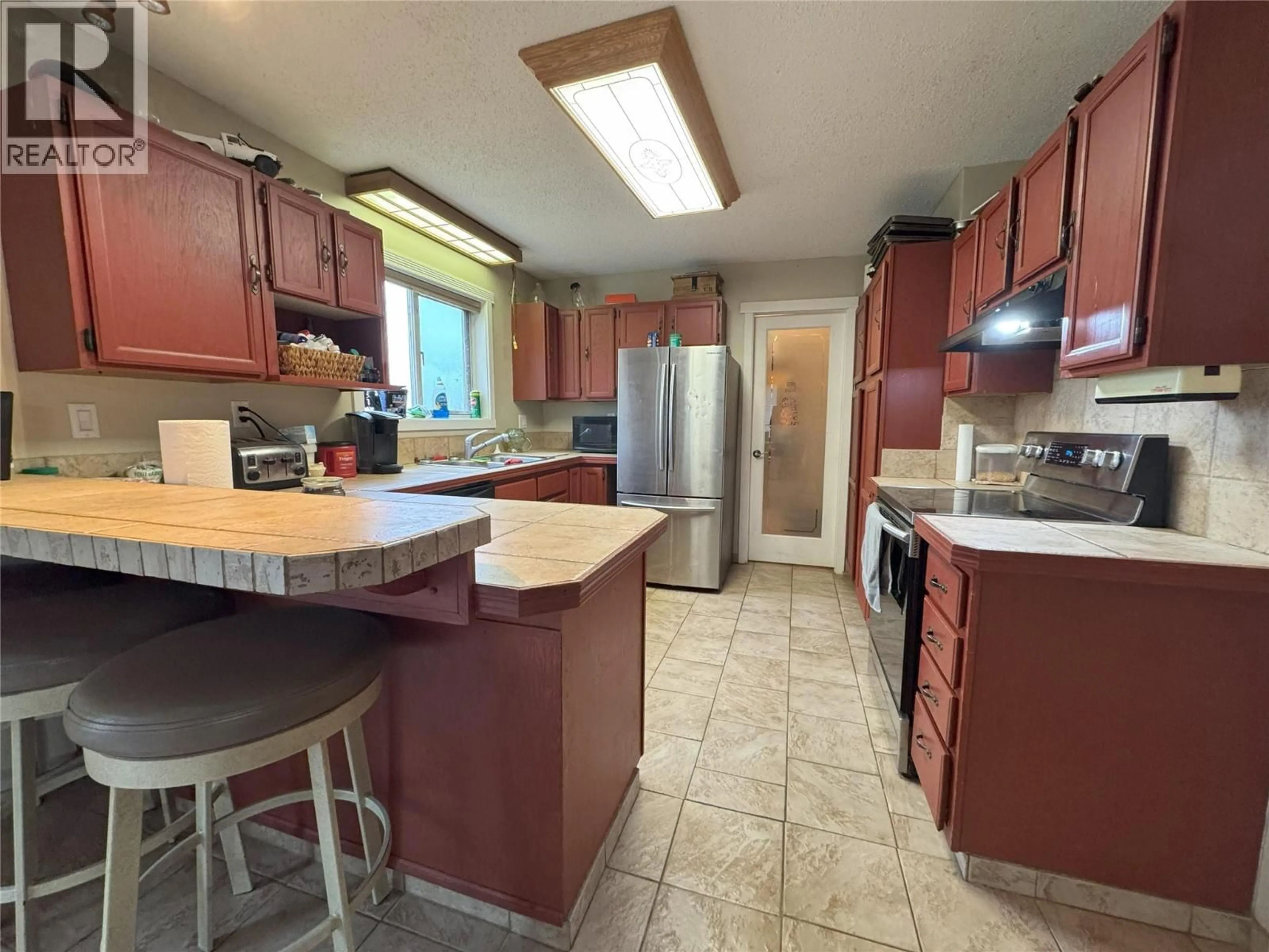 Standard kitchen, unknown for 8283 227 ROAD, Dawson Creek British Columbia V1G4E7