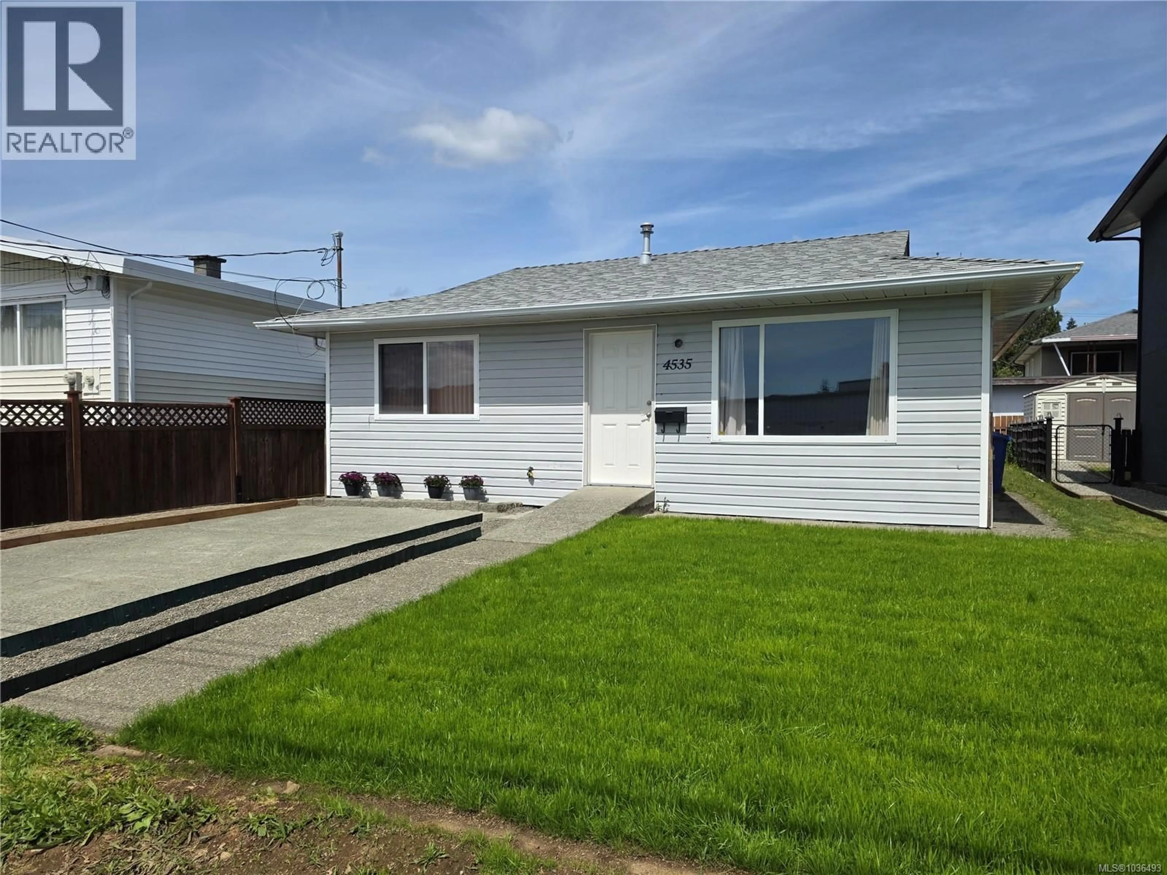 Home with vinyl exterior material, street for 4535 ARROWSMITH ROAD, Port Alberni British Columbia V9Y5P3