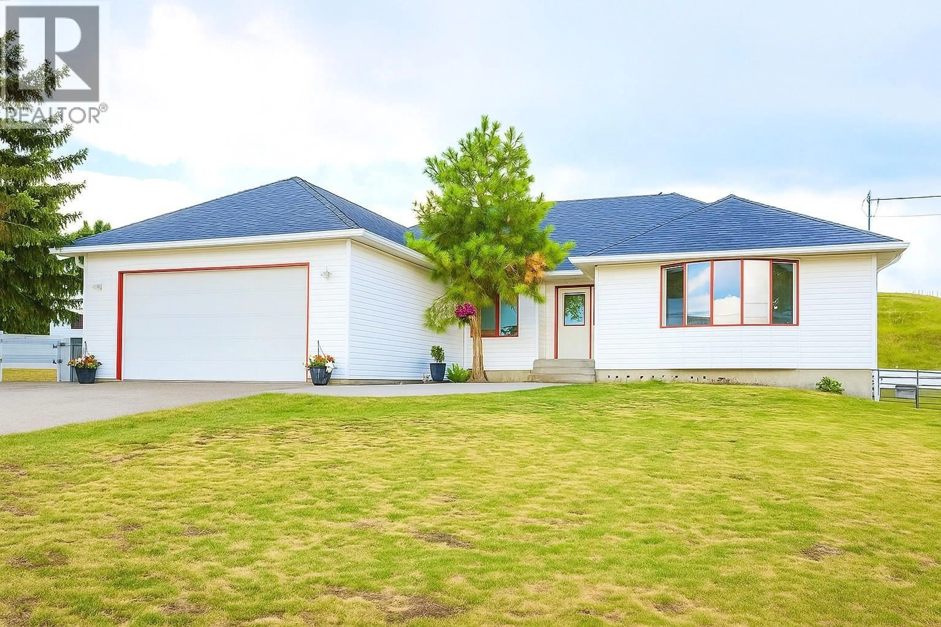 Home with vinyl exterior material, street for 2740 SIMMS PLACE, Kamloops British Columbia V0E2A0