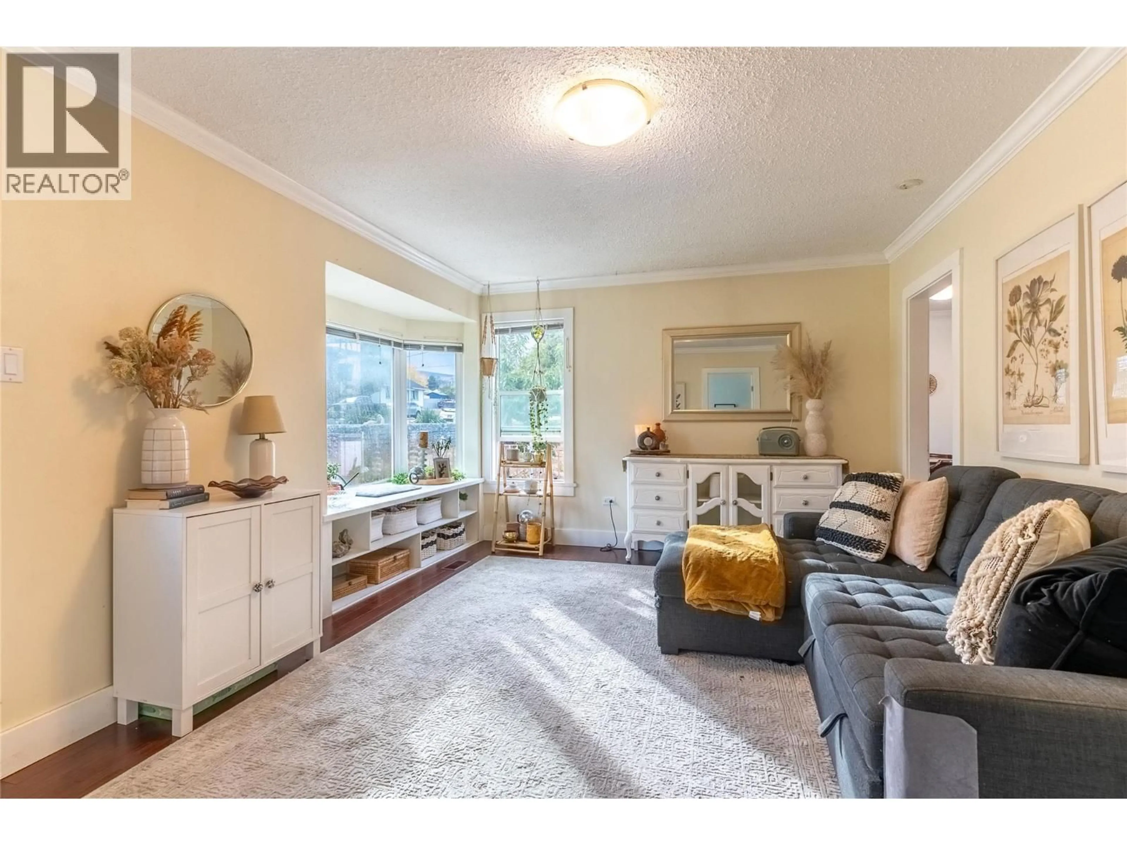 Living room with furniture, unknown for 1244 COLUMBIA STREET, Kamloops British Columbia V2C2W5