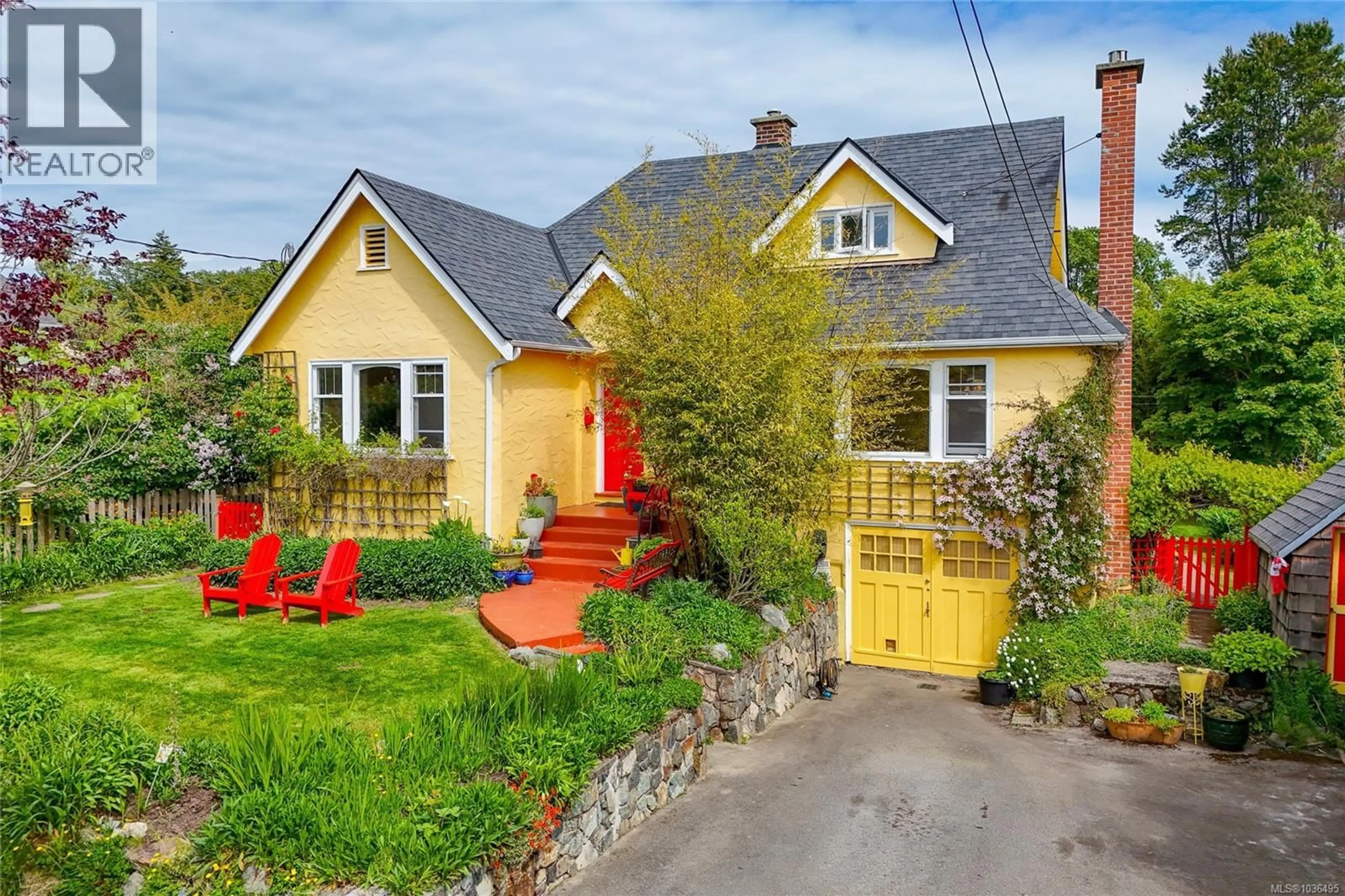 Home with brick exterior material, street for 3307 DONCASTER ROAD, Saanich British Columbia V8P3V7