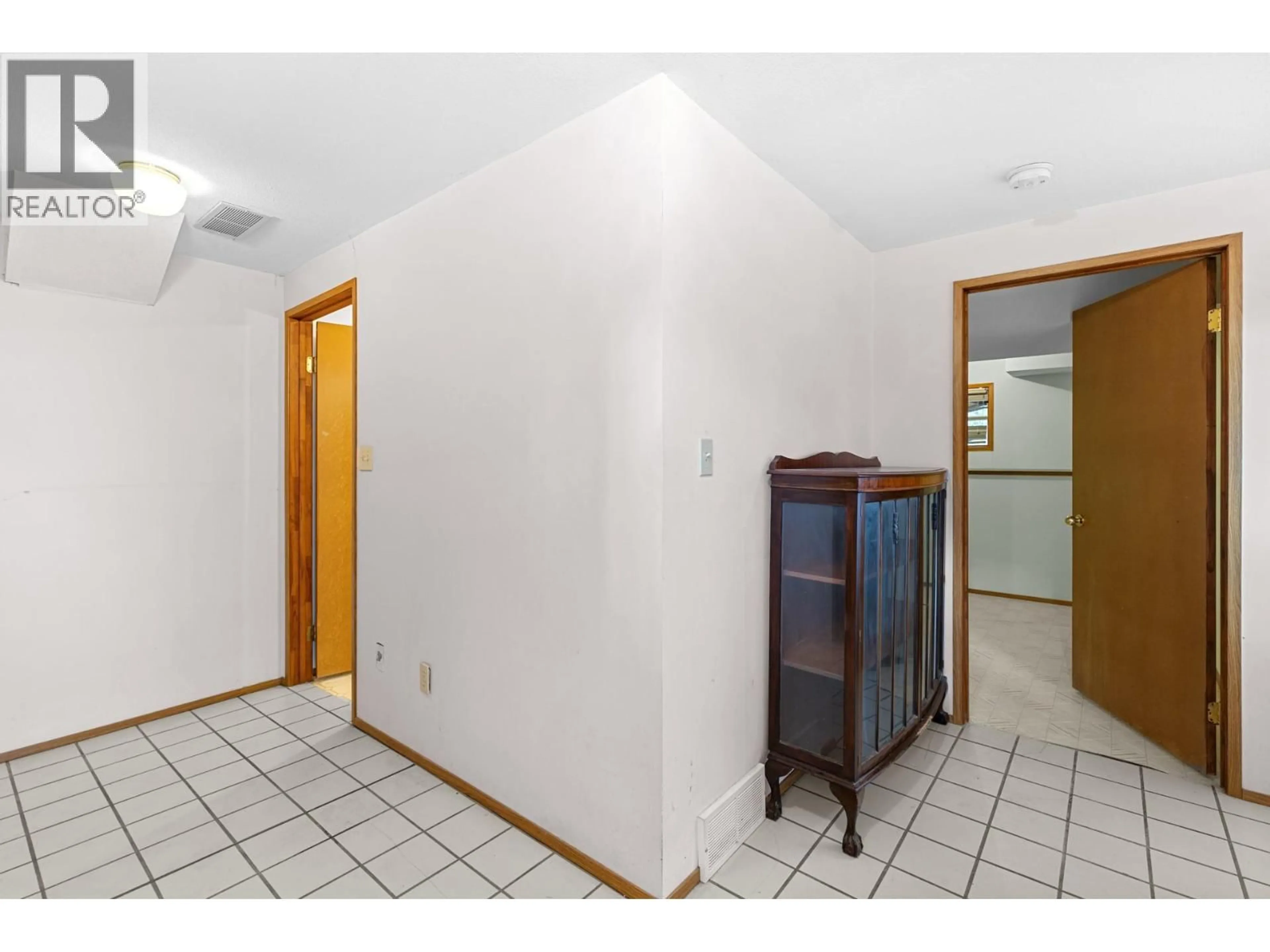 Unknown for 320 MOUBRAY ROAD, Kelowna British Columbia V1V1R5