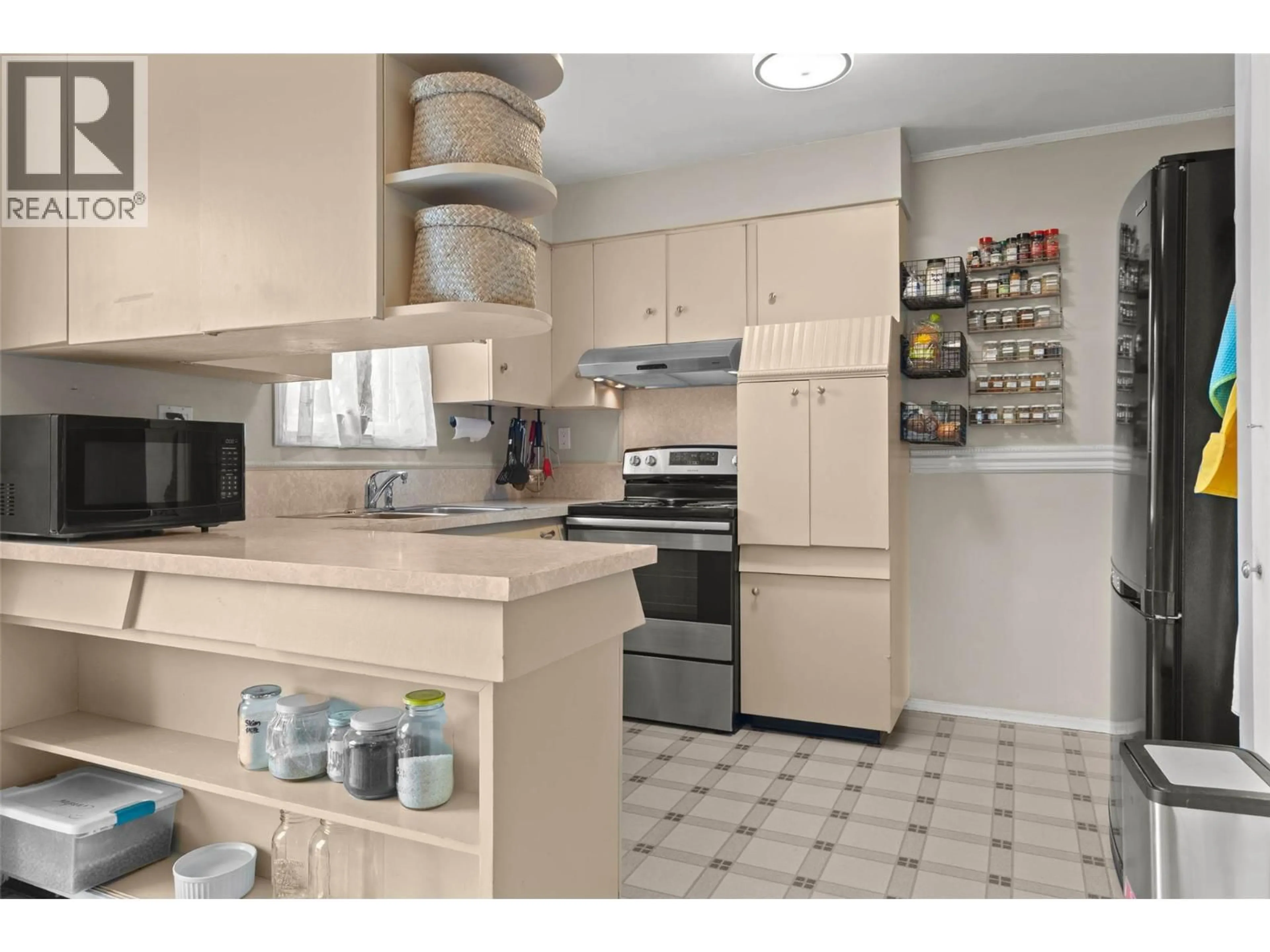 Standard kitchen, ceramic/tile floor for 229 BIRCH STREET, Chase British Columbia V0E1M0