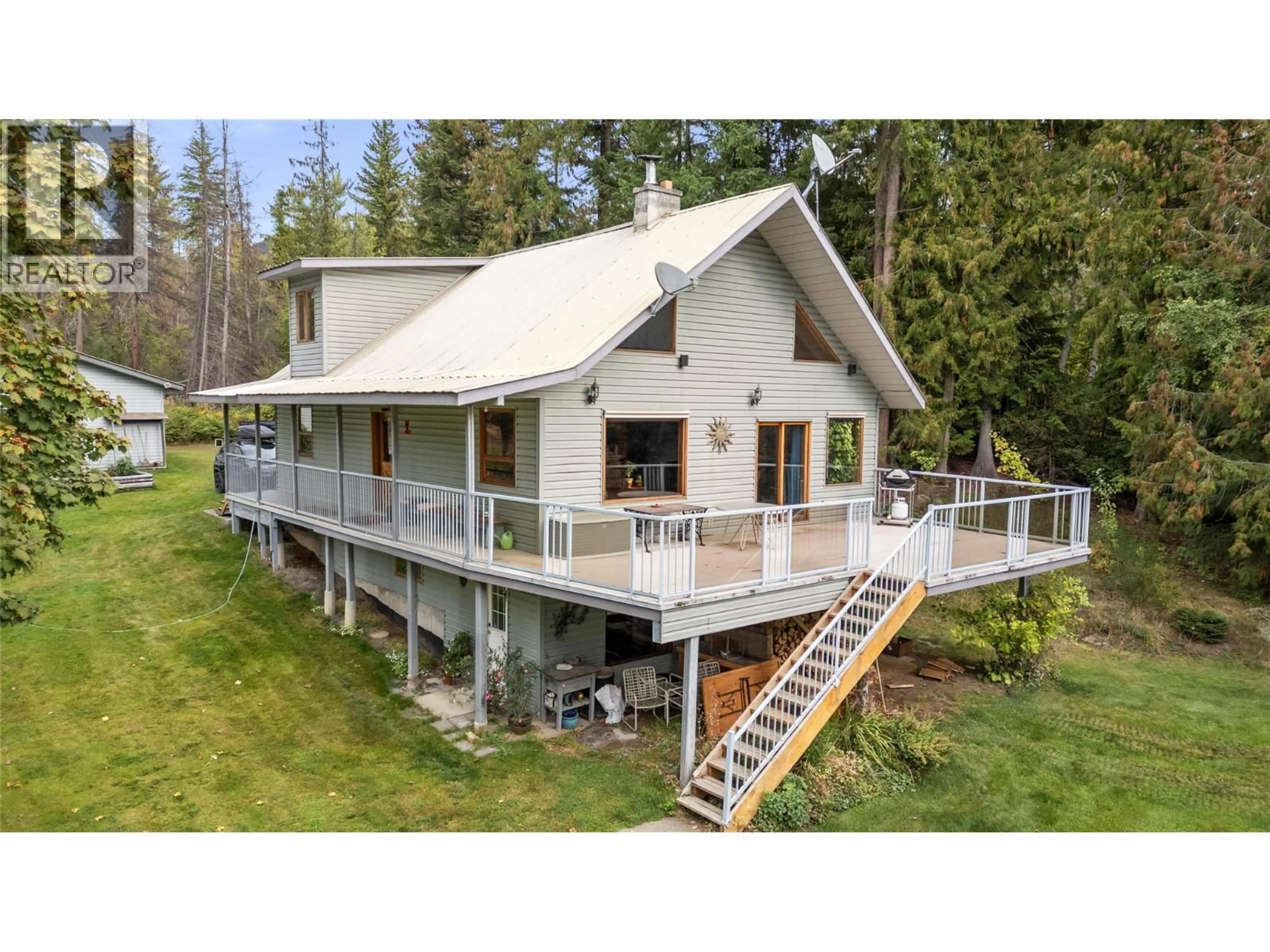 A pic from outside/outdoor area/front of a property/back of a property/a pic from drone, unknown for 2849 GARLAND ROAD, Celista British Columbia V0E1M6