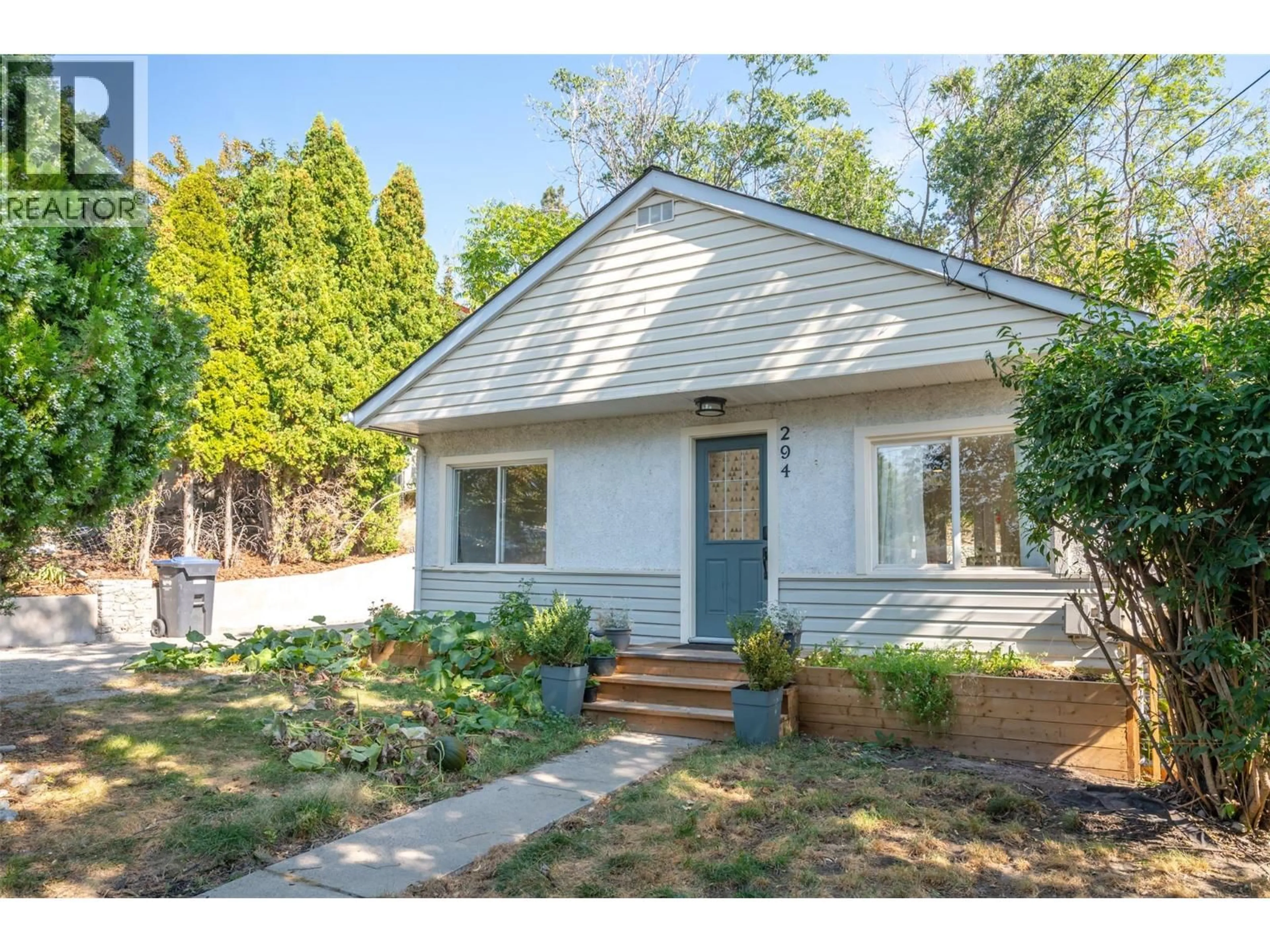 Home with vinyl exterior material, street for 294 NORTON STREET, Penticton British Columbia V2A4H7