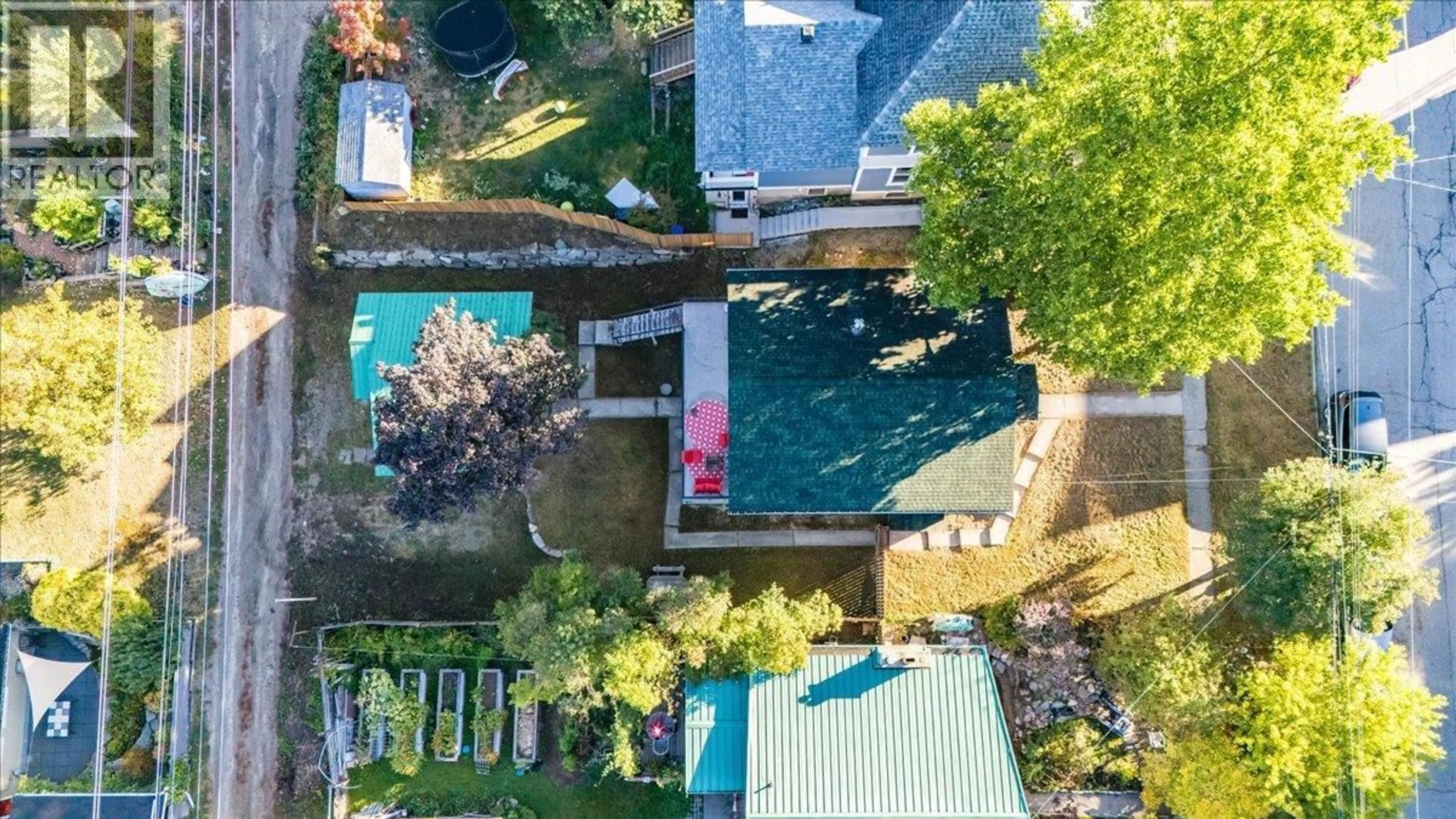 A pic from outside/outdoor area/front of a property/back of a property/a pic from drone, water/lake/river/ocean view for 409 RICHARDS STREET, Nelson British Columbia V1L5J9