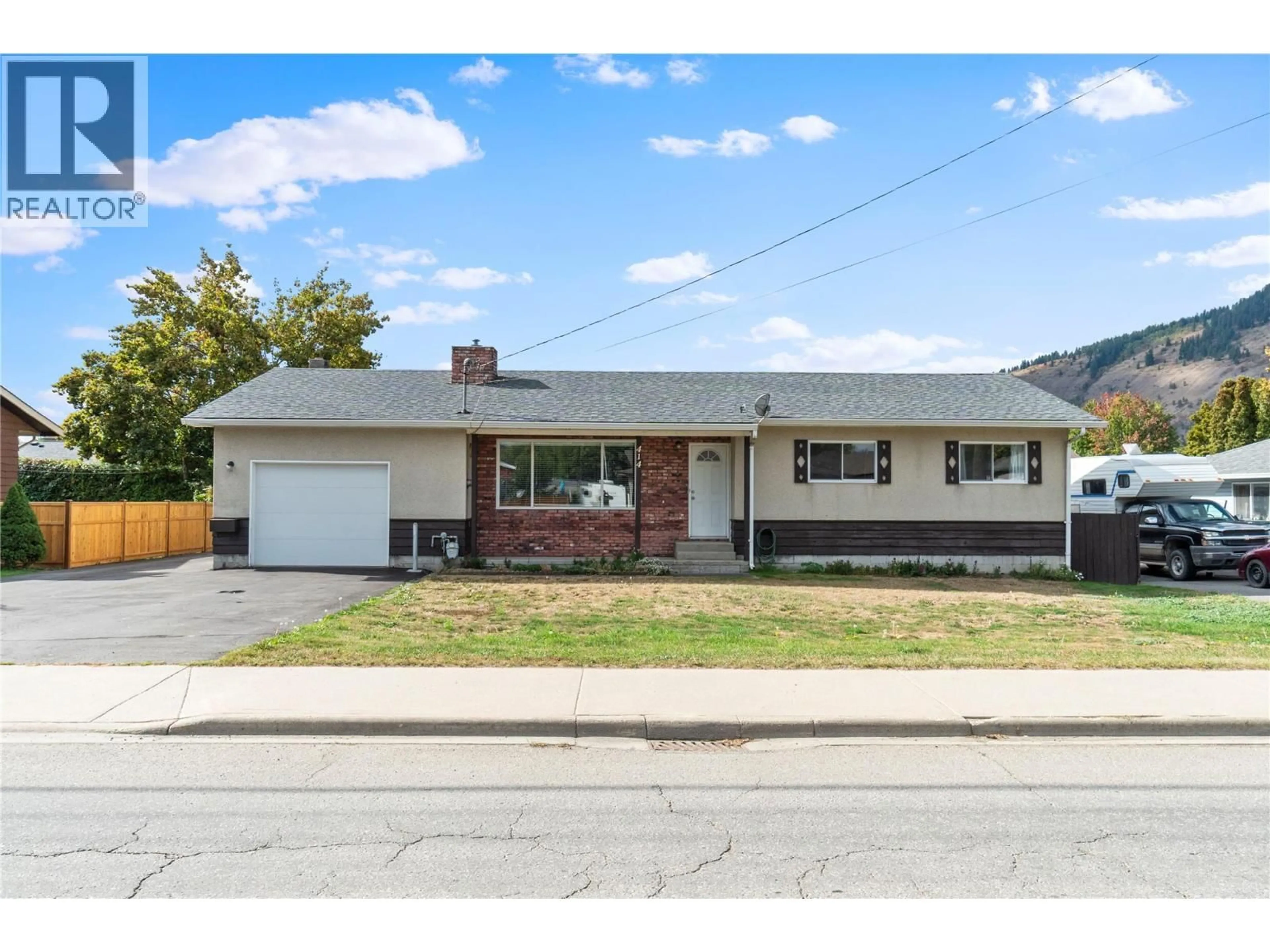 Home with vinyl exterior material, street for 414 PINE STREET, Chase British Columbia V0E1M0