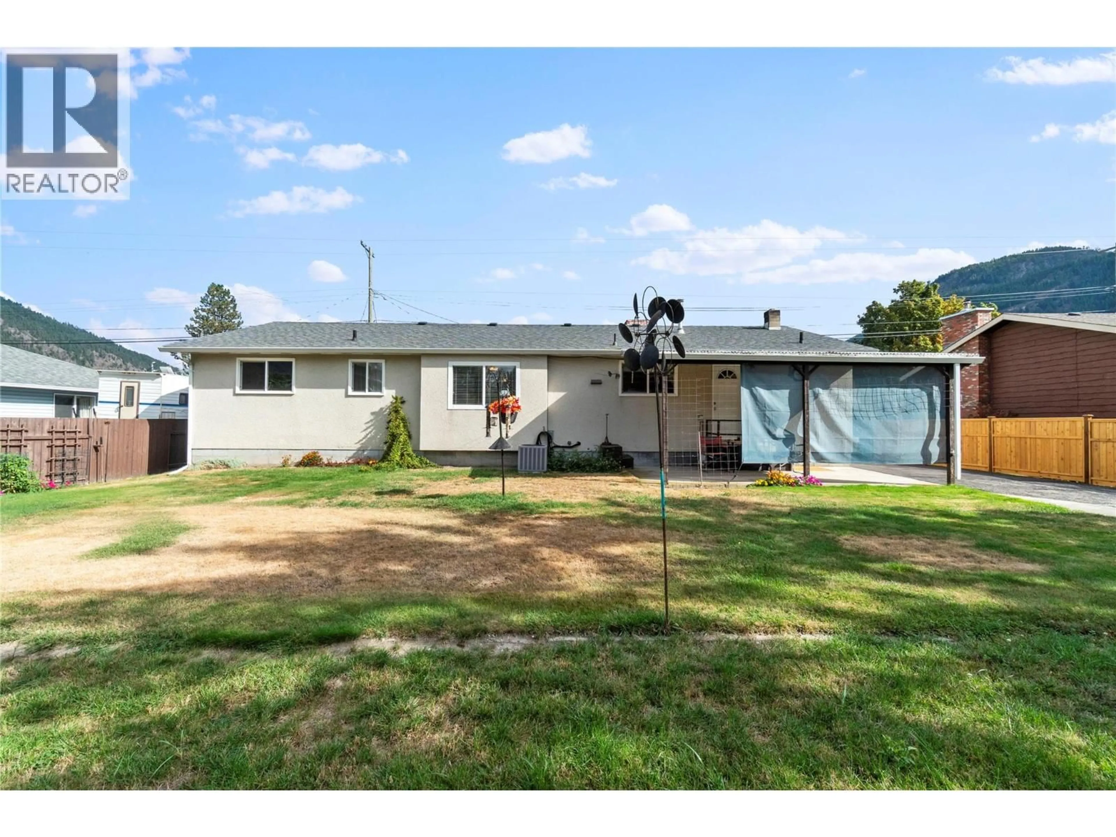 A pic from outside/outdoor area/front of a property/back of a property/a pic from drone, street for 414 PINE STREET, Chase British Columbia V0E1M0