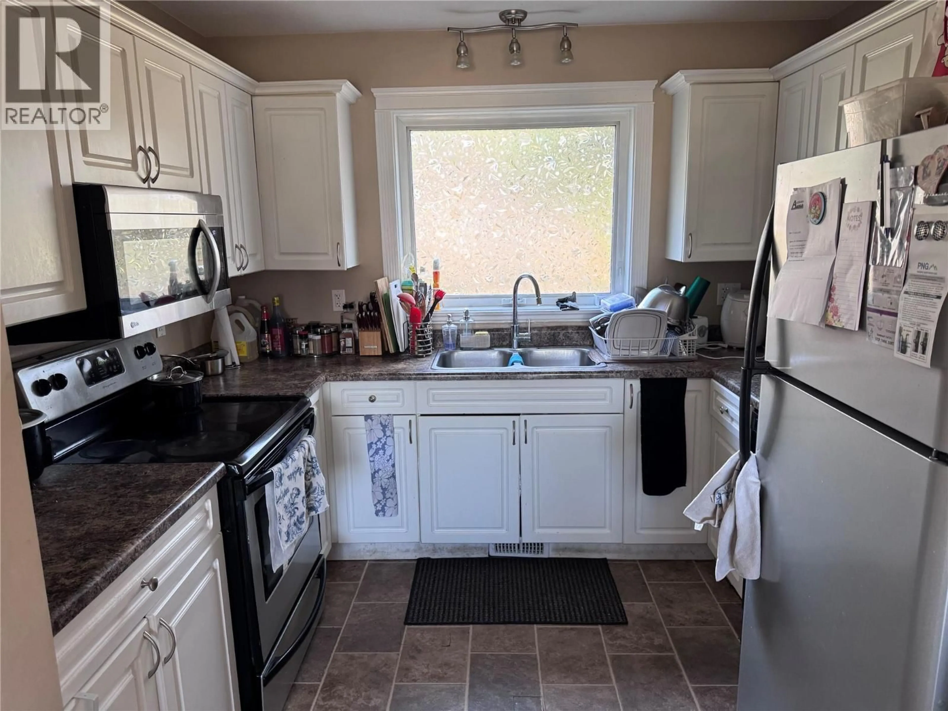 Standard kitchen, unknown for 721 100 AVENUE, Dawson Creek British Columbia V1G0B5