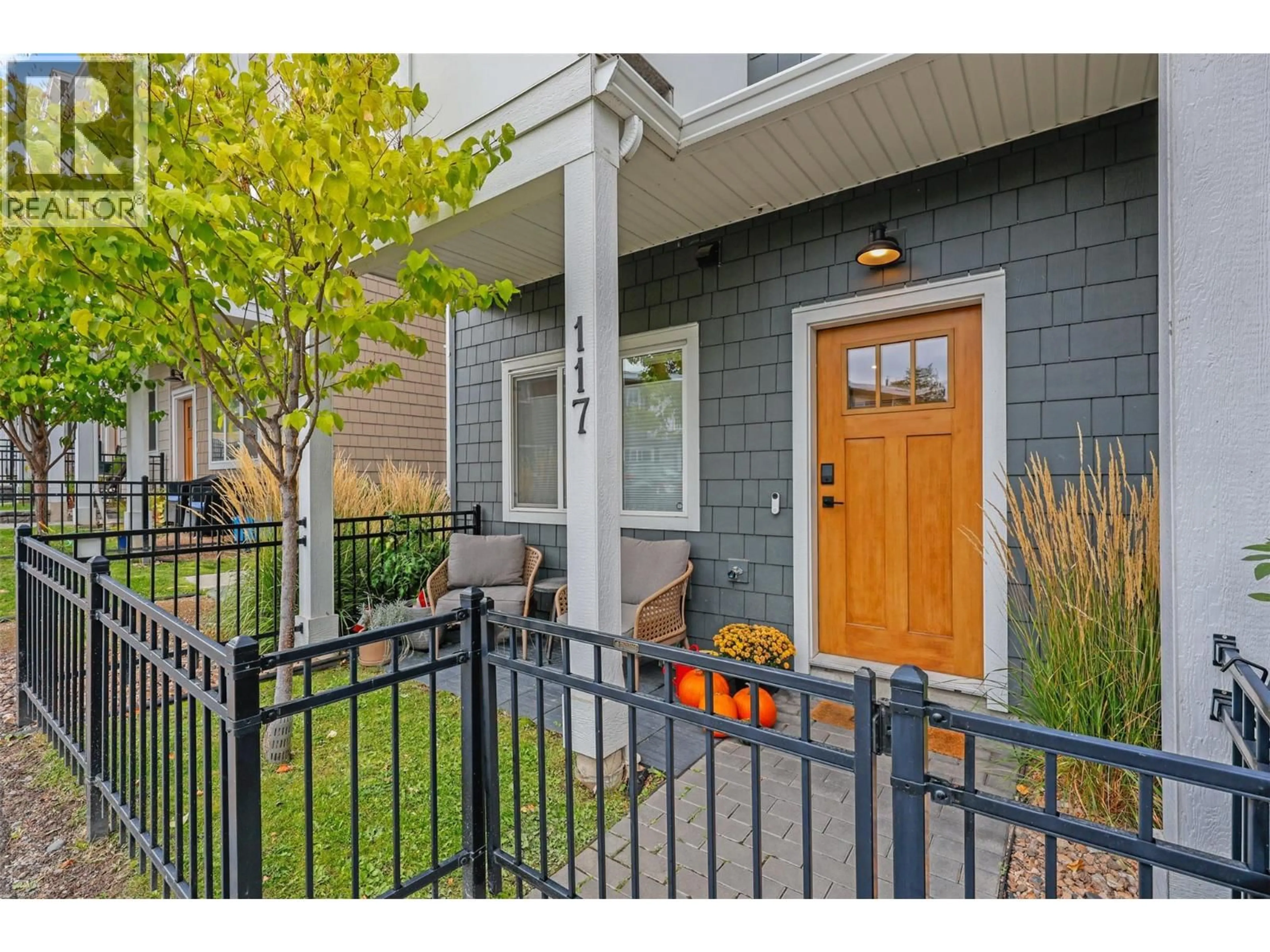Indoor entryway for 117 - 1393 9TH AVENUE, Kamloops British Columbia V2C0H8