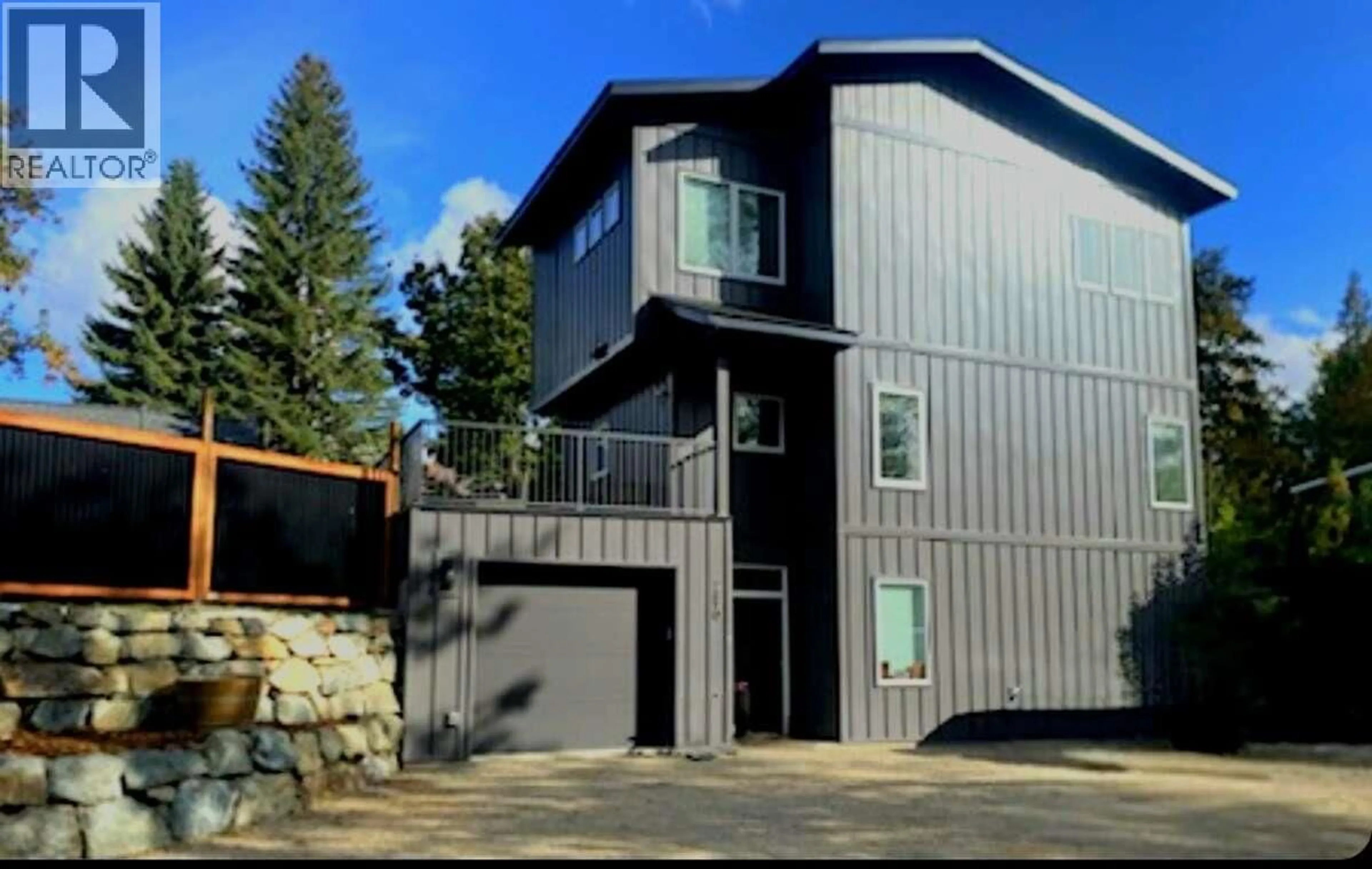 Home with vinyl exterior material, street for 2690 MONTE CHRISTO STREET, Rossland British Columbia V0G1Y0