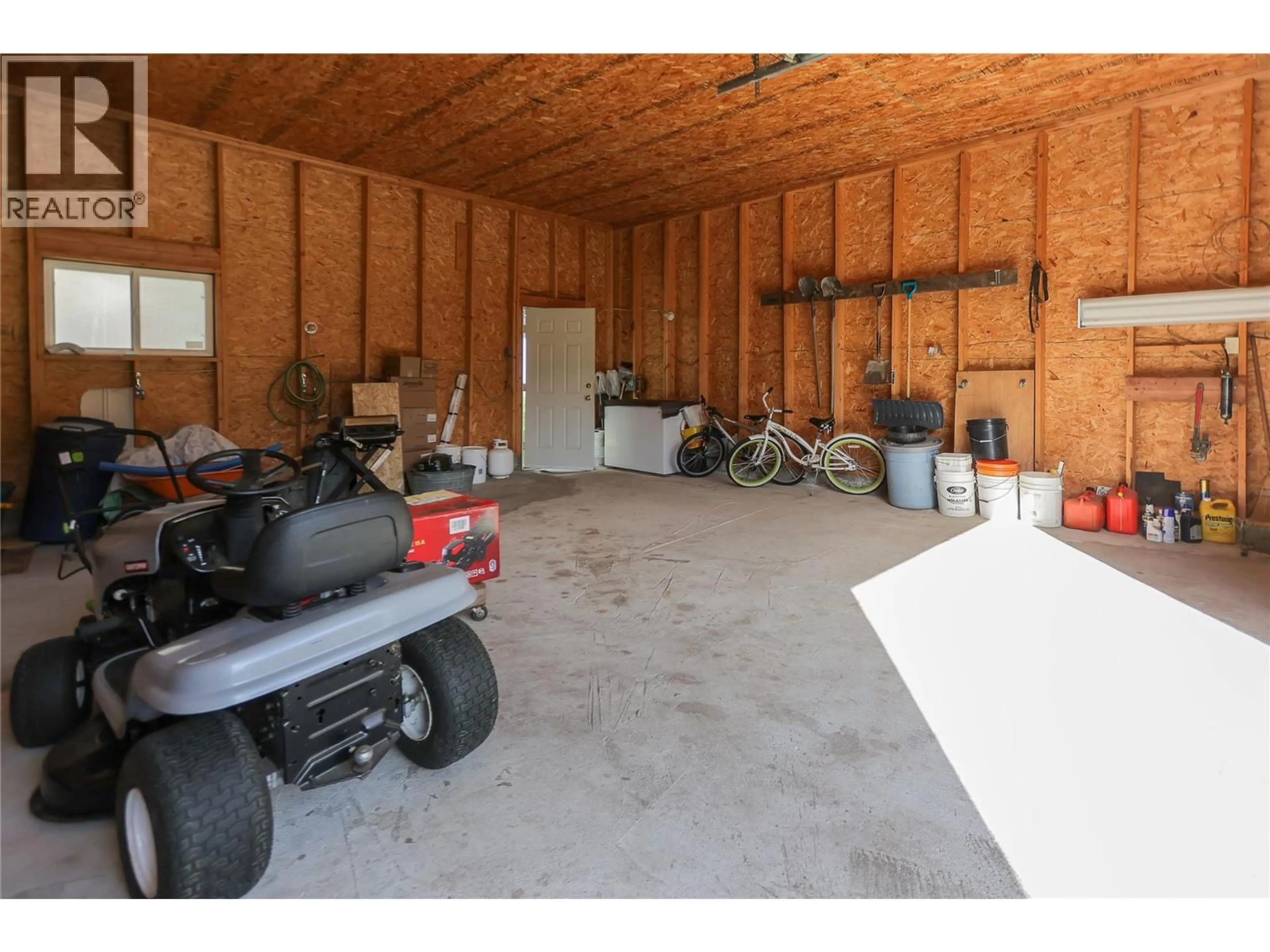 Indoor garage for 1029 GARDEN ROAD, South Slocan British Columbia V0G2G1