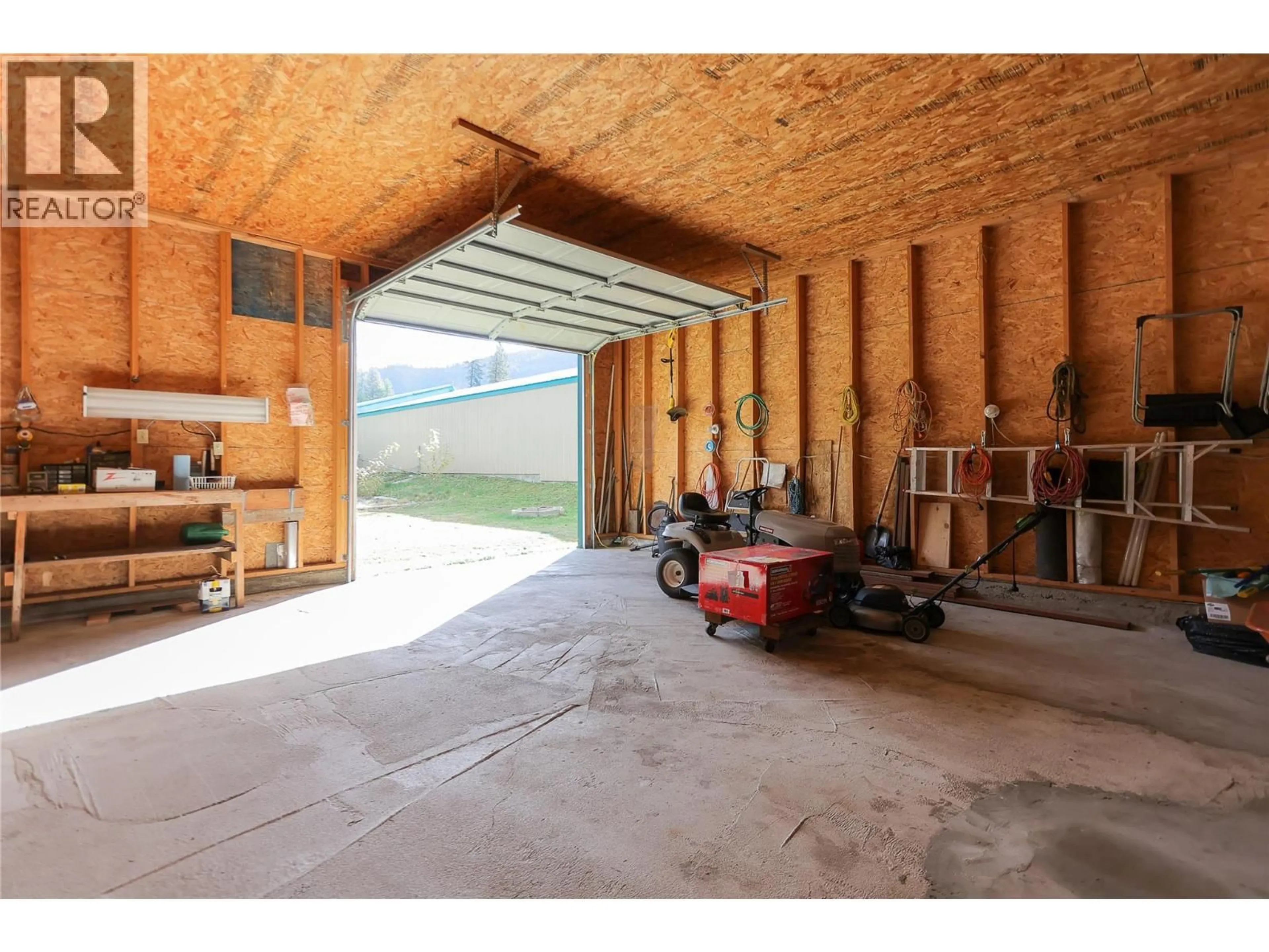 Indoor garage for 1029 GARDEN ROAD, South Slocan British Columbia V0G2G1