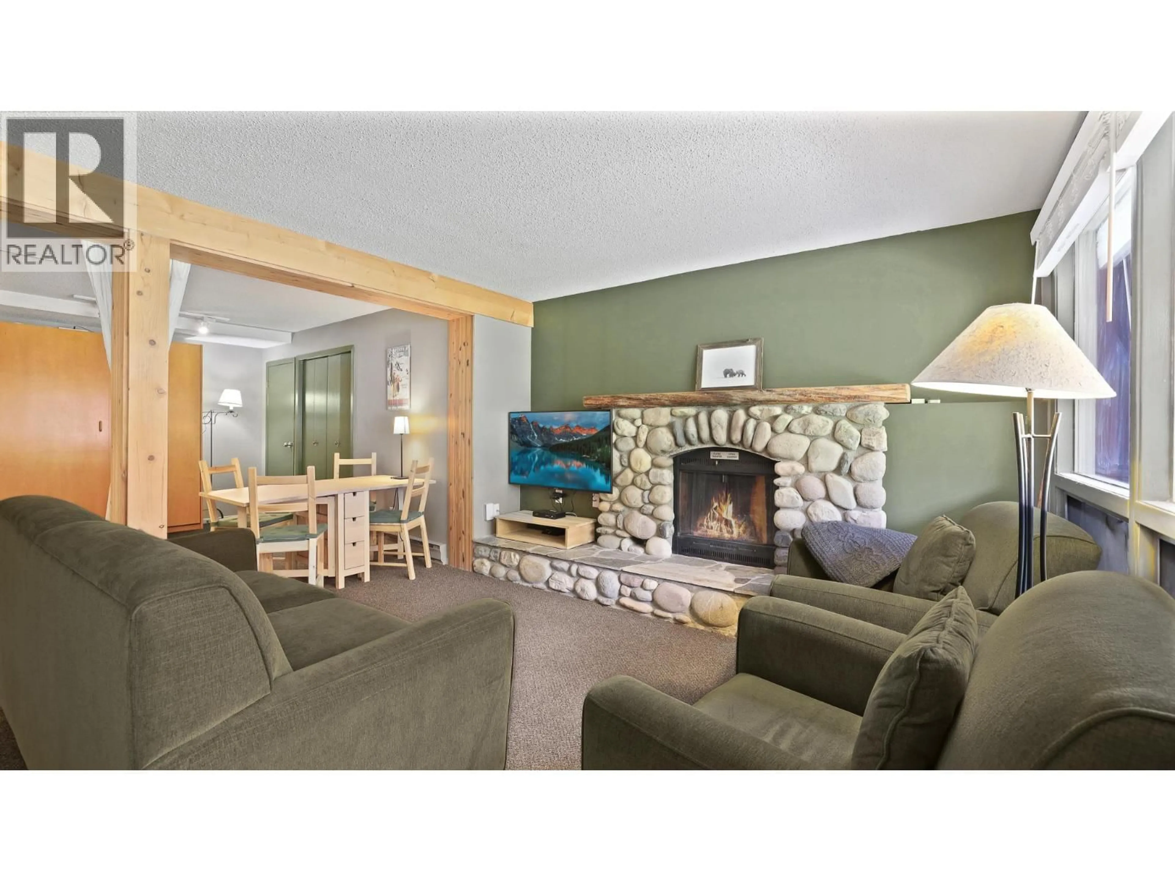 Living room with furniture, unknown for 619 - 2030 PANORAMA DRIVE, Panorama British Columbia V0A1T0