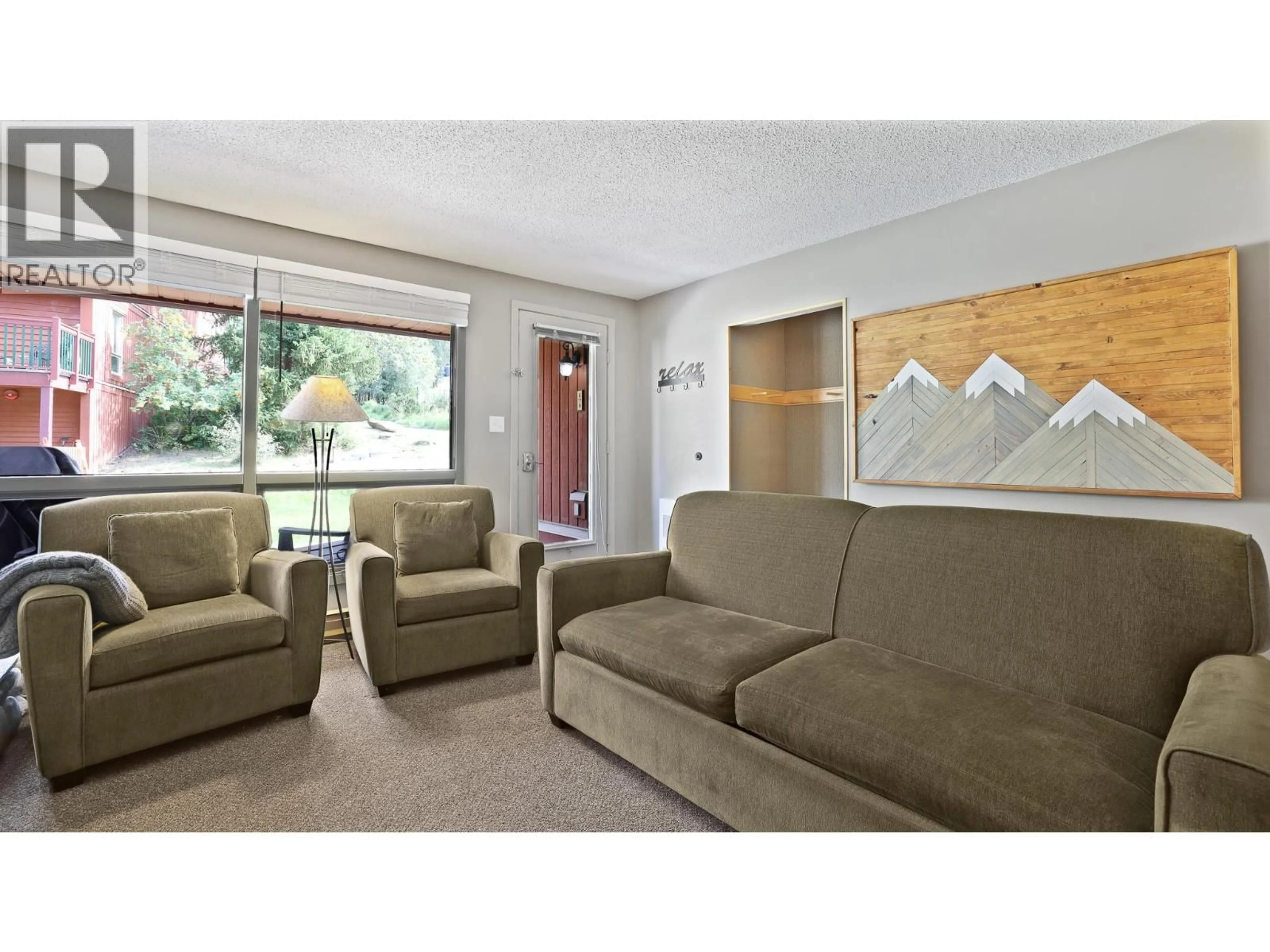Living room with furniture, unknown for 619 - 2030 PANORAMA DRIVE, Panorama British Columbia V0A1T0