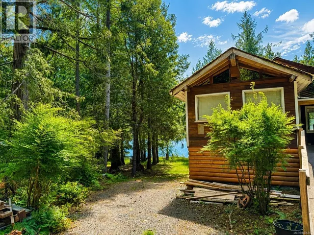 3148 BAY ROAD, Qualicum Beach 3