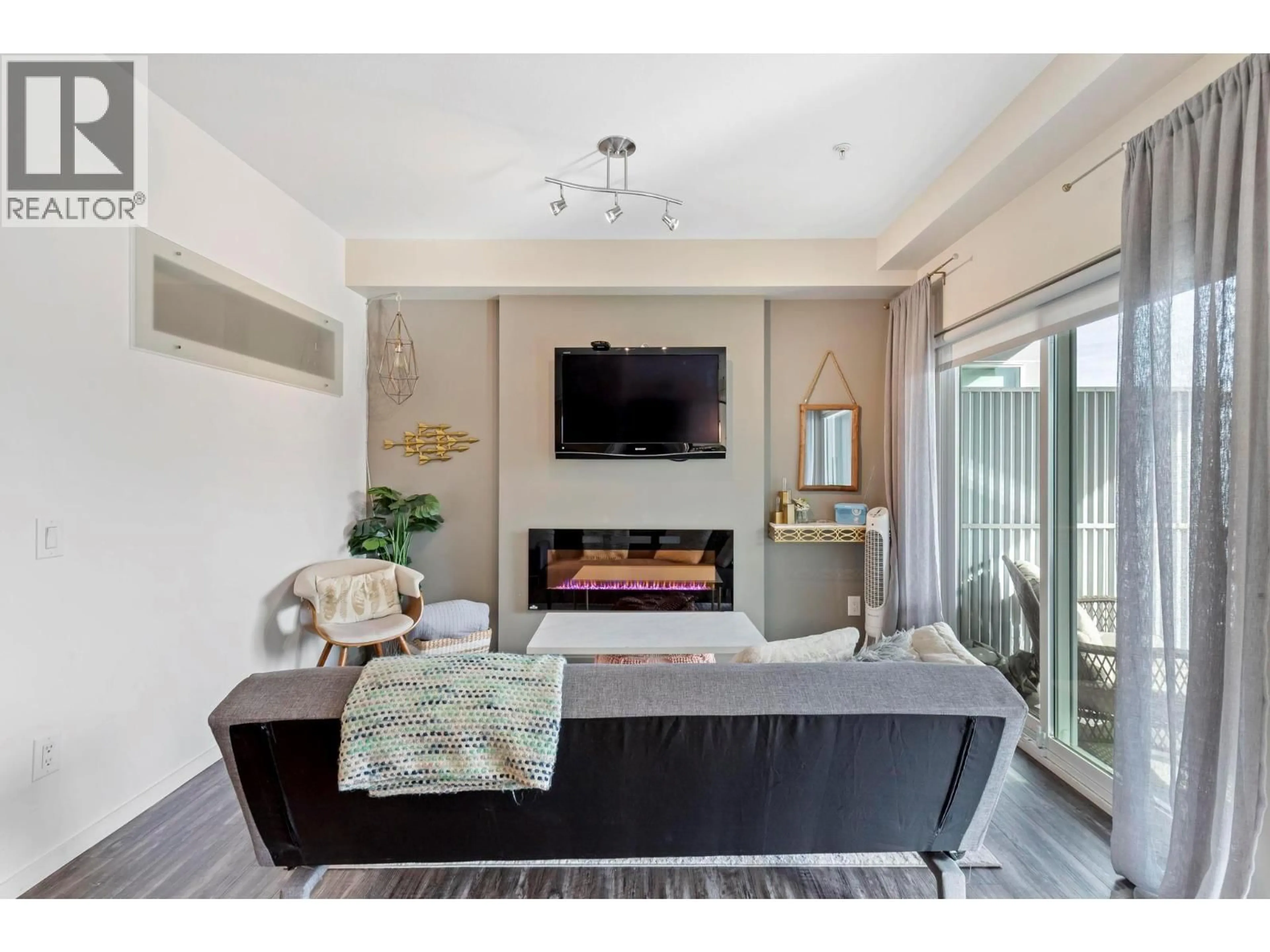 Living room with furniture, unknown for 511 - 1290 ST. PAUL STREET, Kelowna British Columbia V1Y2C9