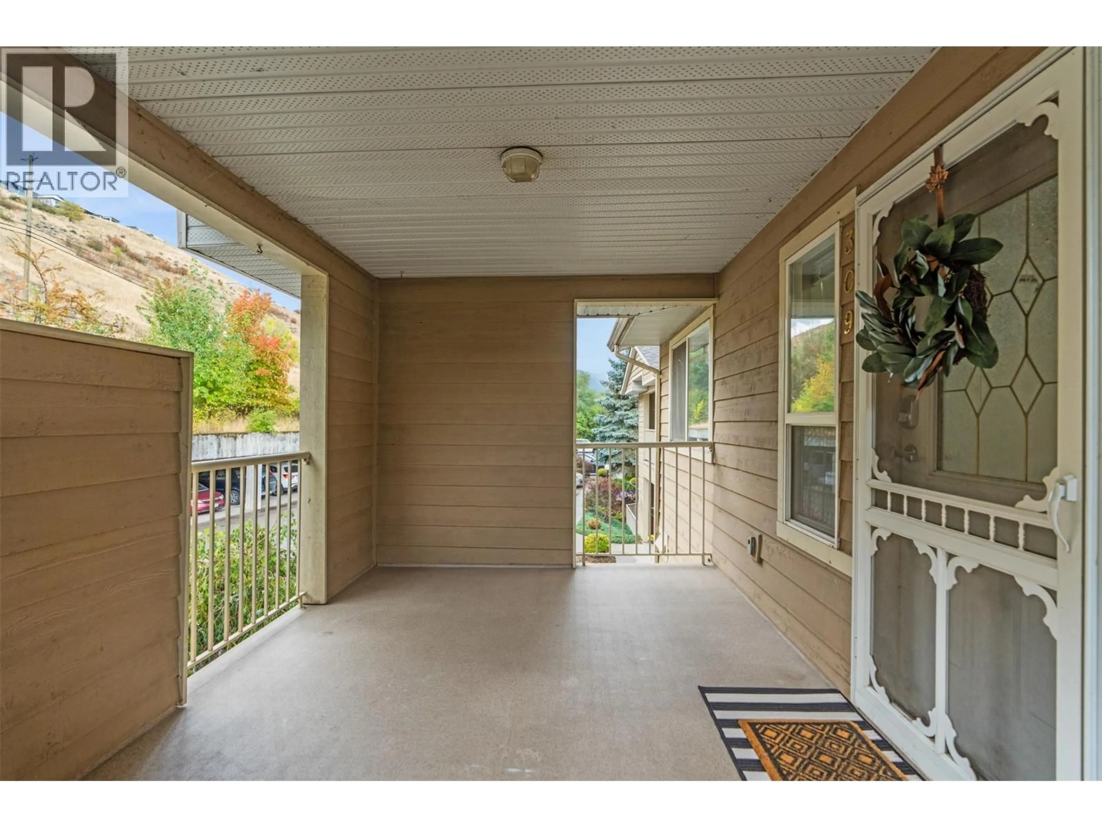 Indoor entryway for 309 - 307 BROWNE ROAD, Vernon British Columbia V1T7M2