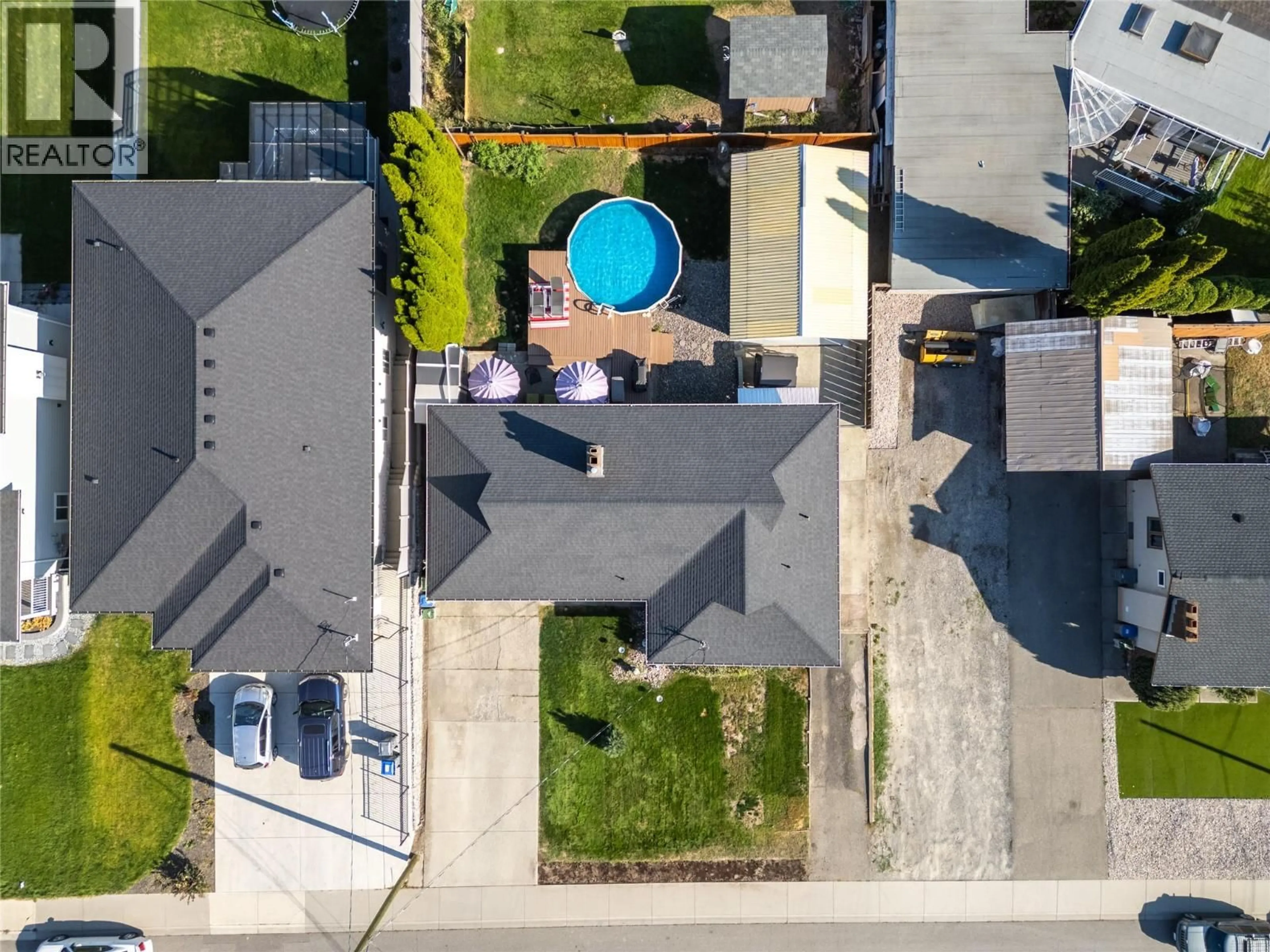A pic from outside/outdoor area/front of a property/back of a property/a pic from drone, street for 2282 VALLEYVIEW DRIVE, Kamloops British Columbia V2C4C7