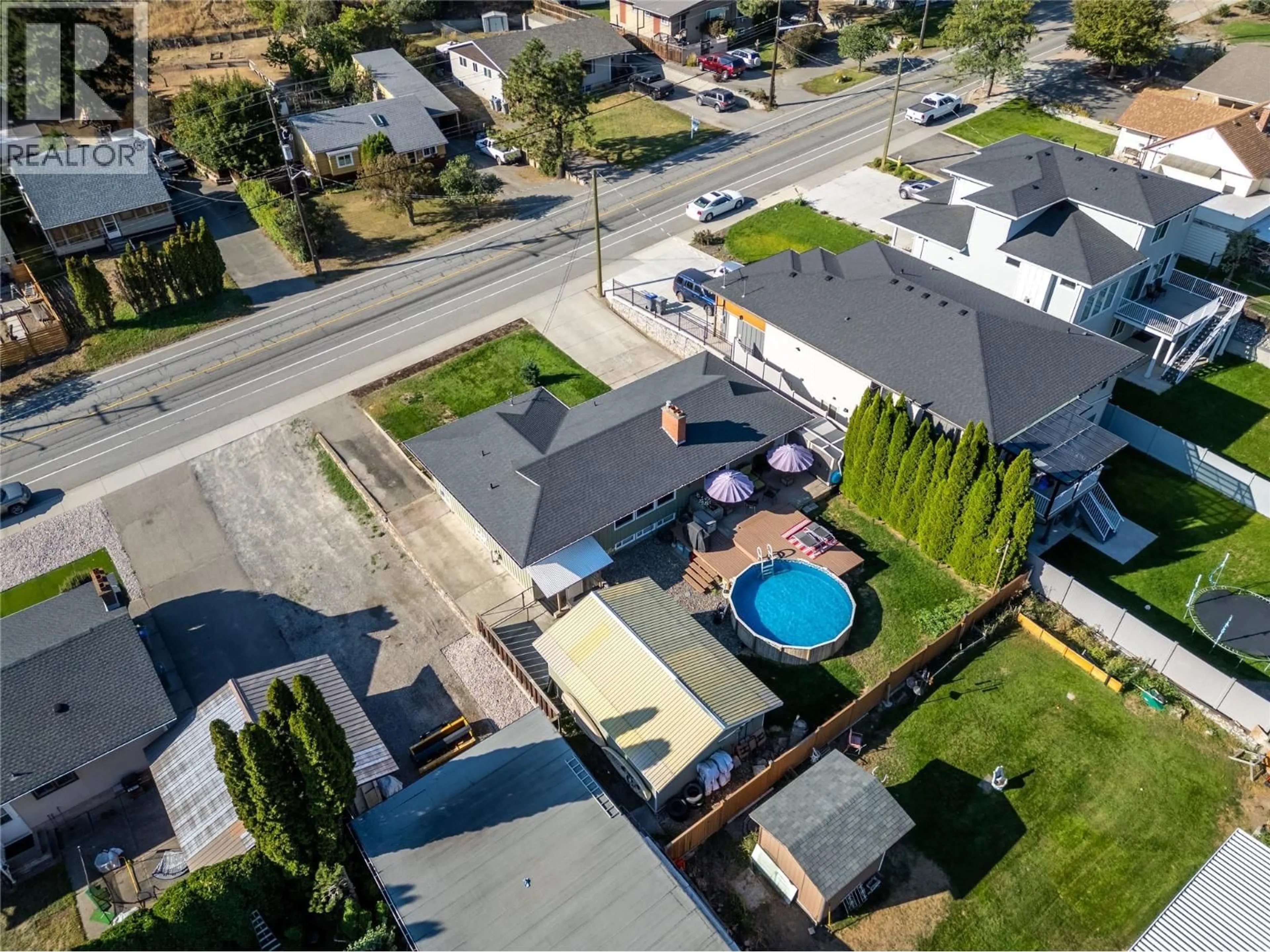 A pic from outside/outdoor area/front of a property/back of a property/a pic from drone, street for 2282 VALLEYVIEW DRIVE, Kamloops British Columbia V2C4C7