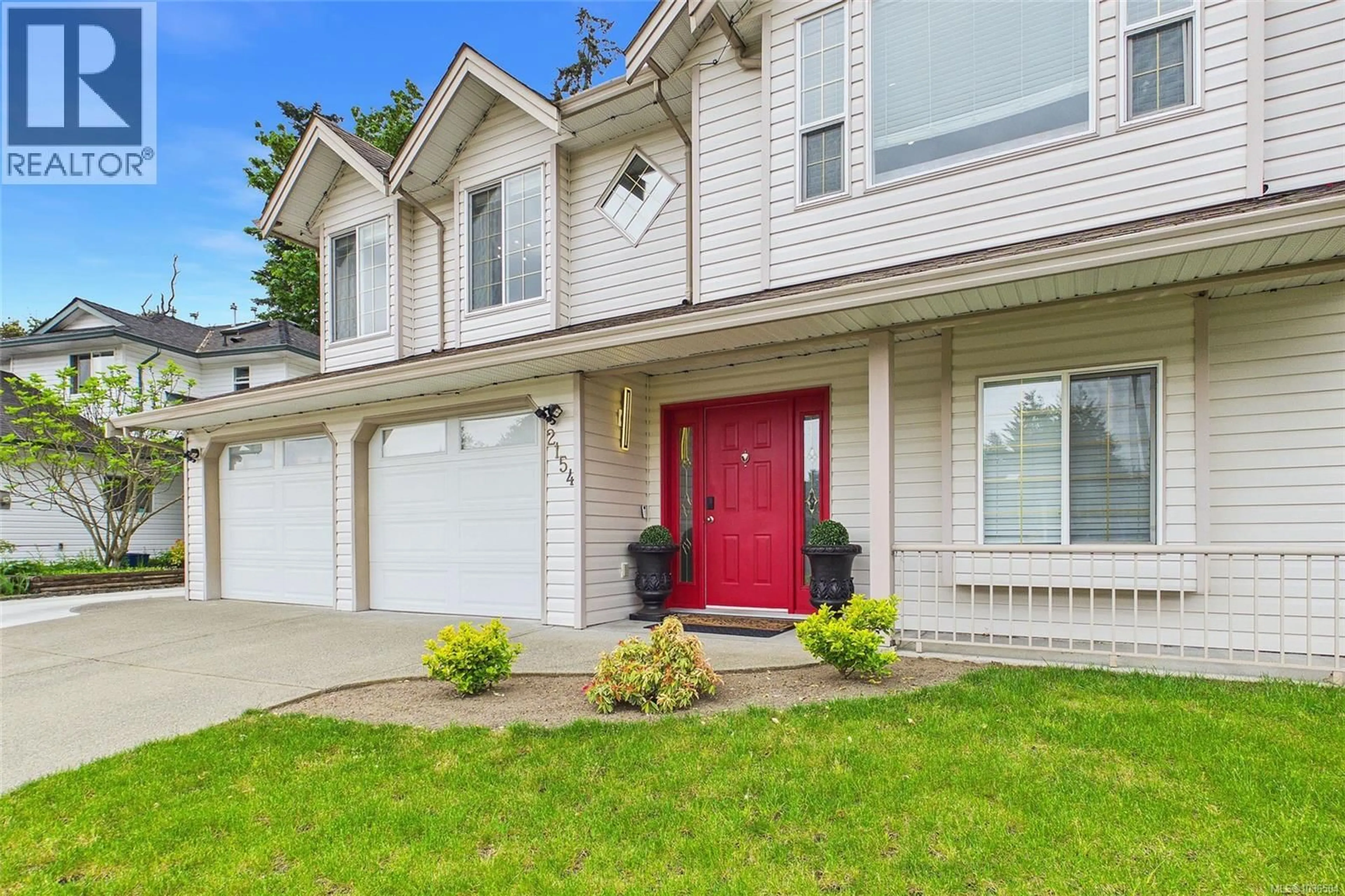 Home with vinyl exterior material, street for 2154 SUN VALLEY DRIVE, Nanaimo British Columbia V9T6K6