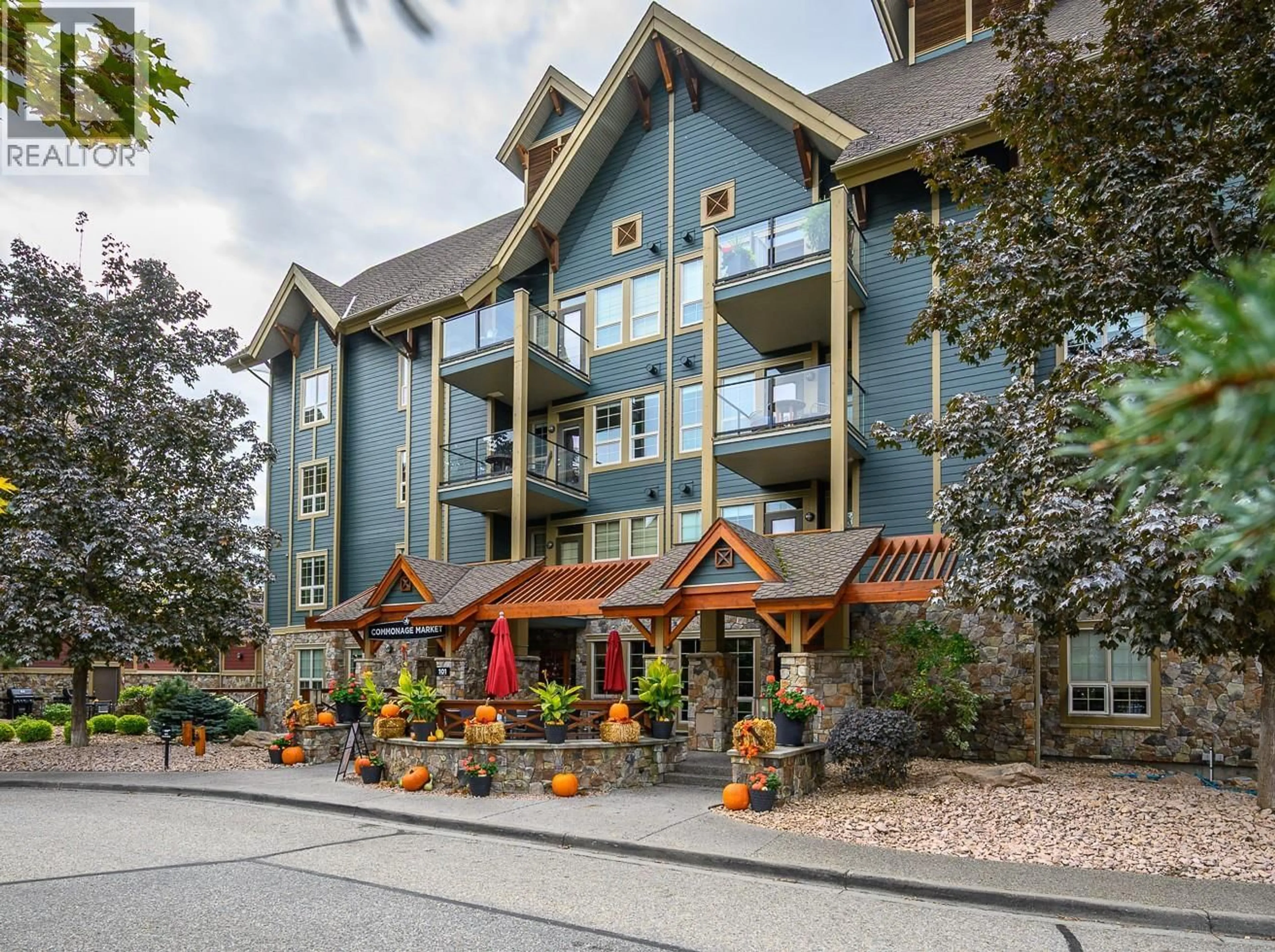Patio, mountain view for 433 - 101 VILLAGE CENTRE COURT, Vernon British Columbia V1H1Y8