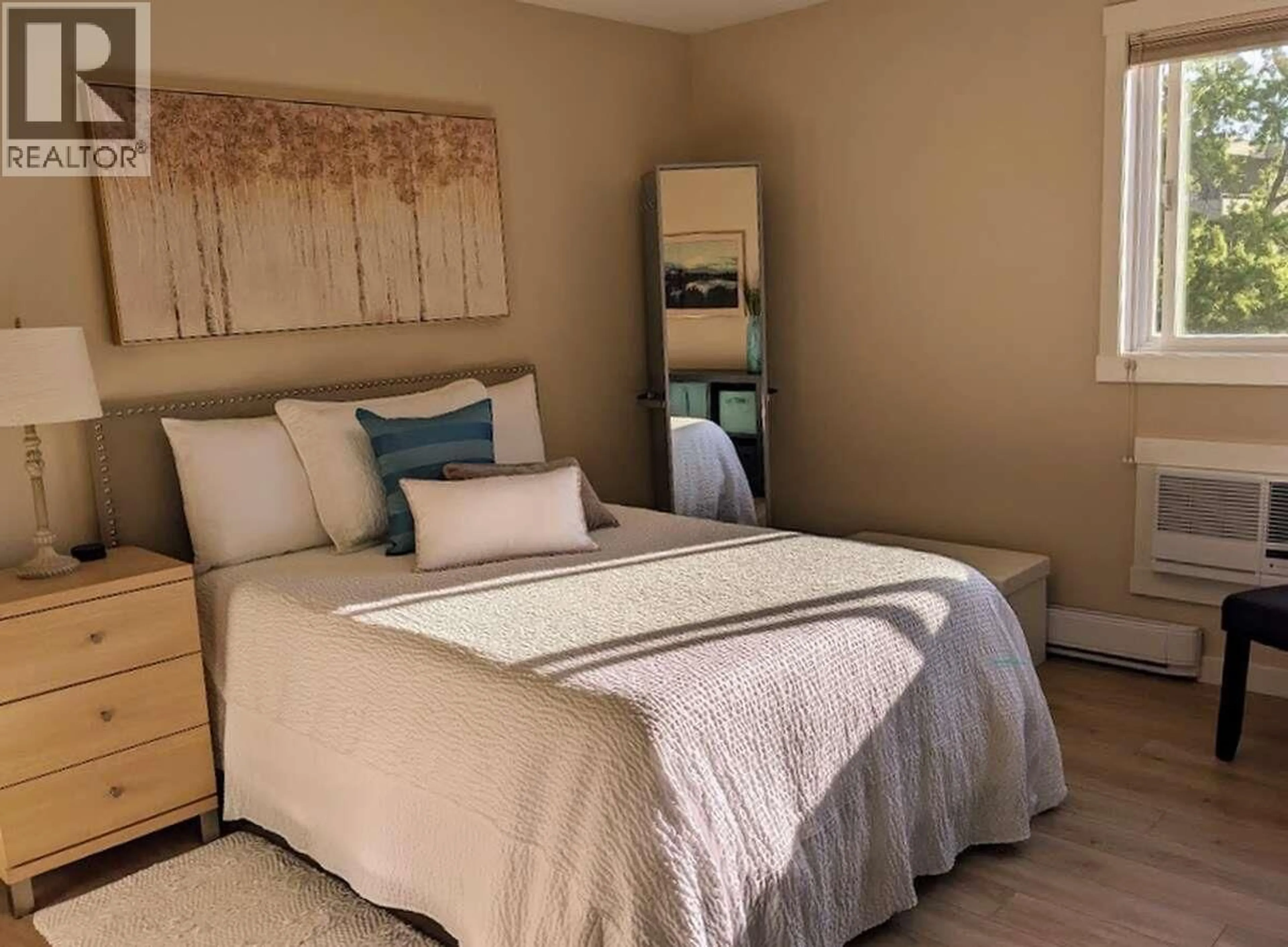 Bedroom with bed, unknown for 302 - 1450 BERTRAM STREET, Kelowna British Columbia V1Y8R9