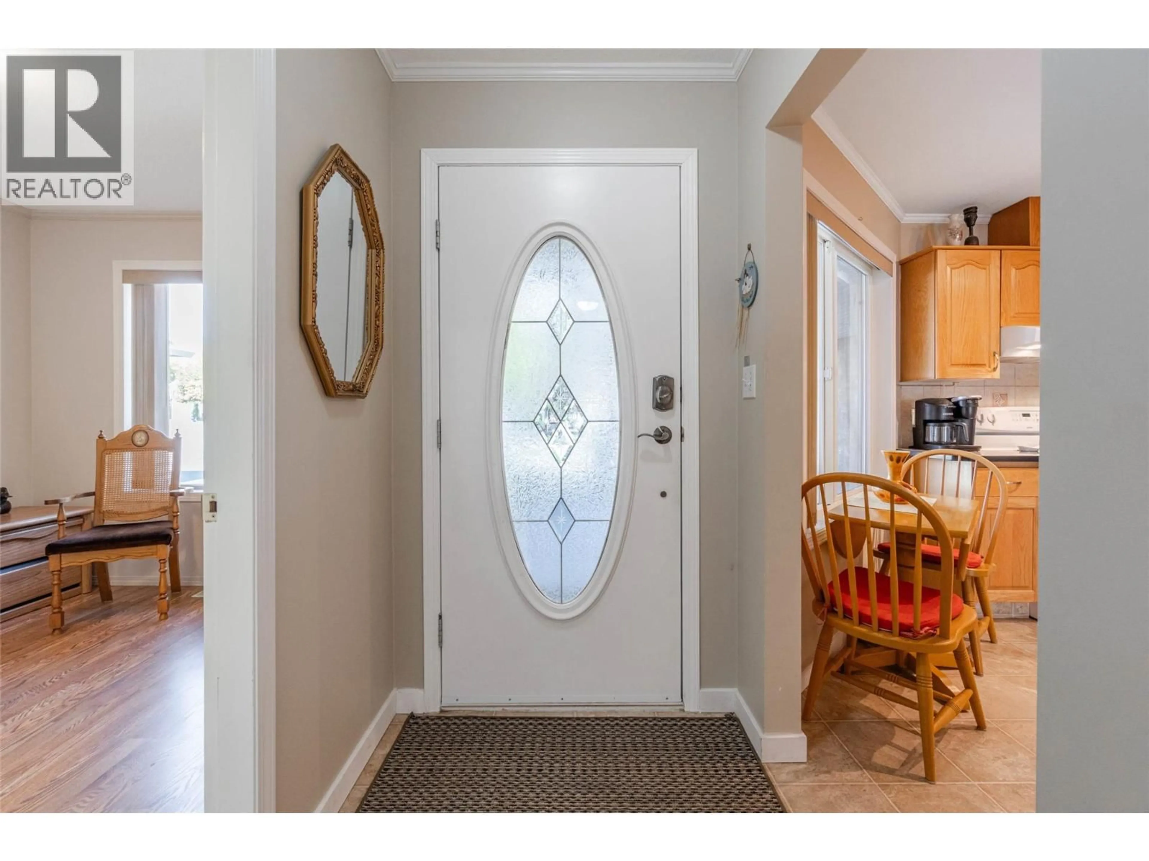 Indoor entryway for 8 - 115 REDWING PLACE, Oliver British Columbia V0H1T4