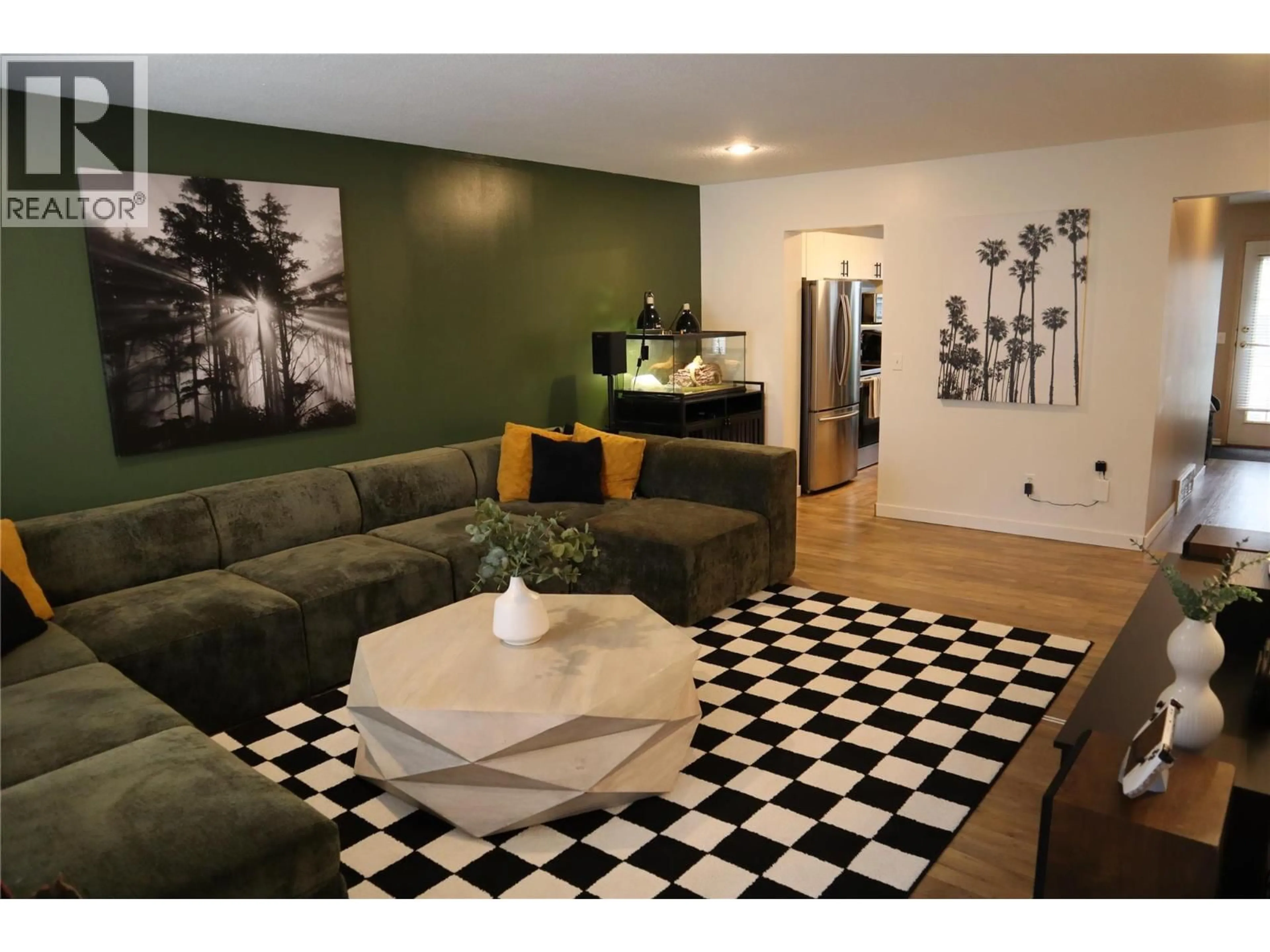 Living room with furniture, unknown for 48 - 2020 ROBSON PLACE, Kamloops British Columbia V2E2N2