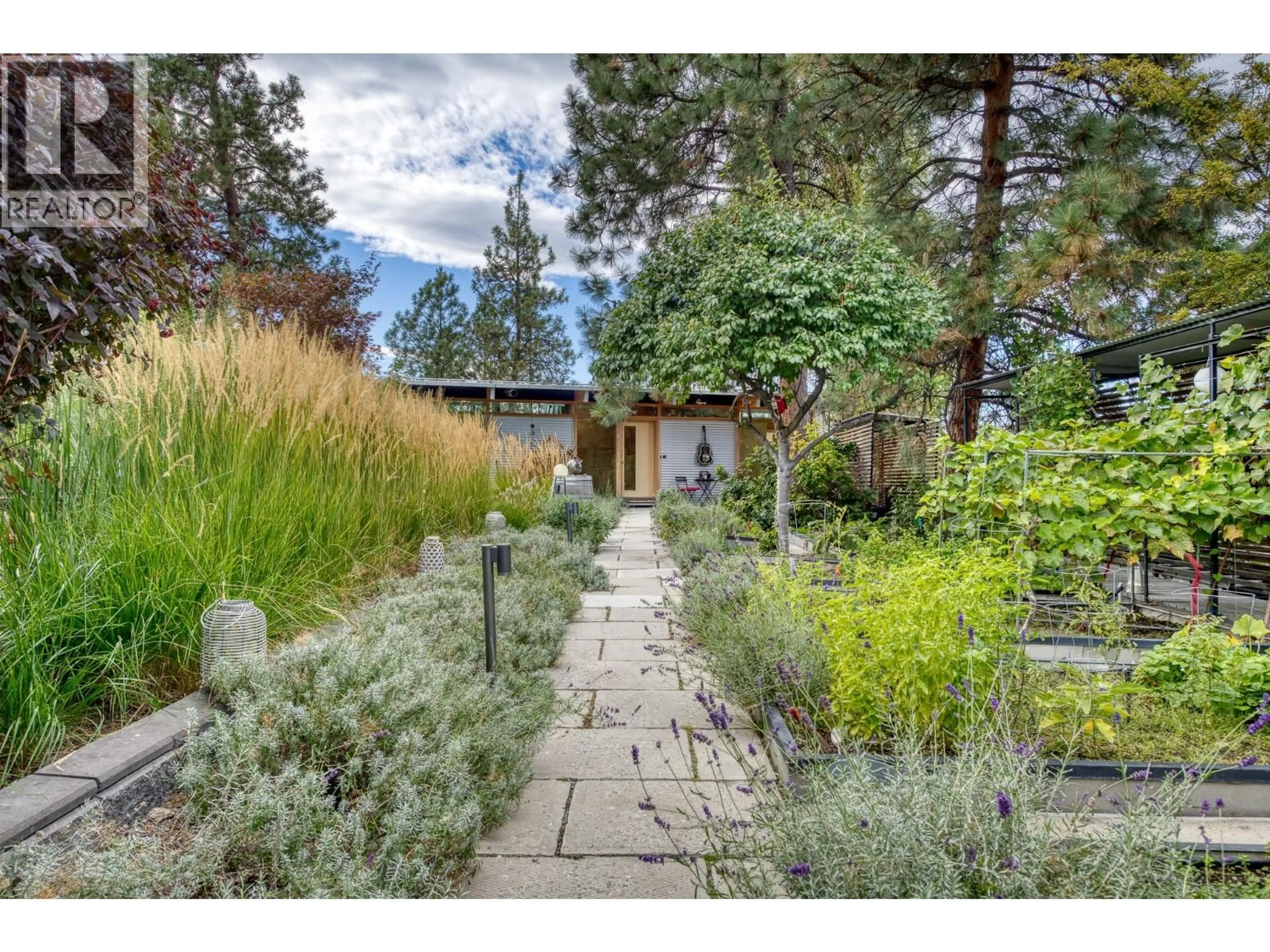 Patio, street for 2843 ARAWANA PLACE, Naramata British Columbia V0H1N0