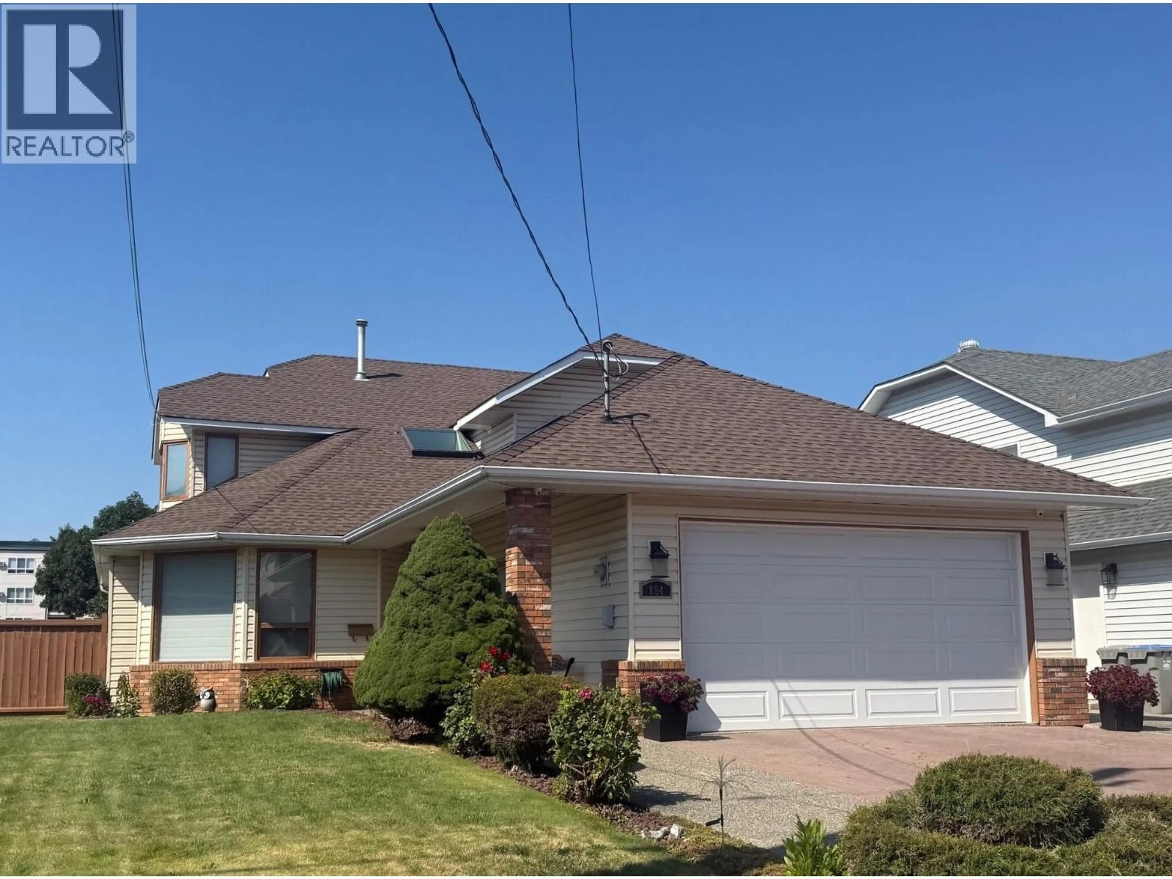 Home with vinyl exterior material, street for 864 NICOLANI DRIVE, Kamloops British Columbia V2B5B3