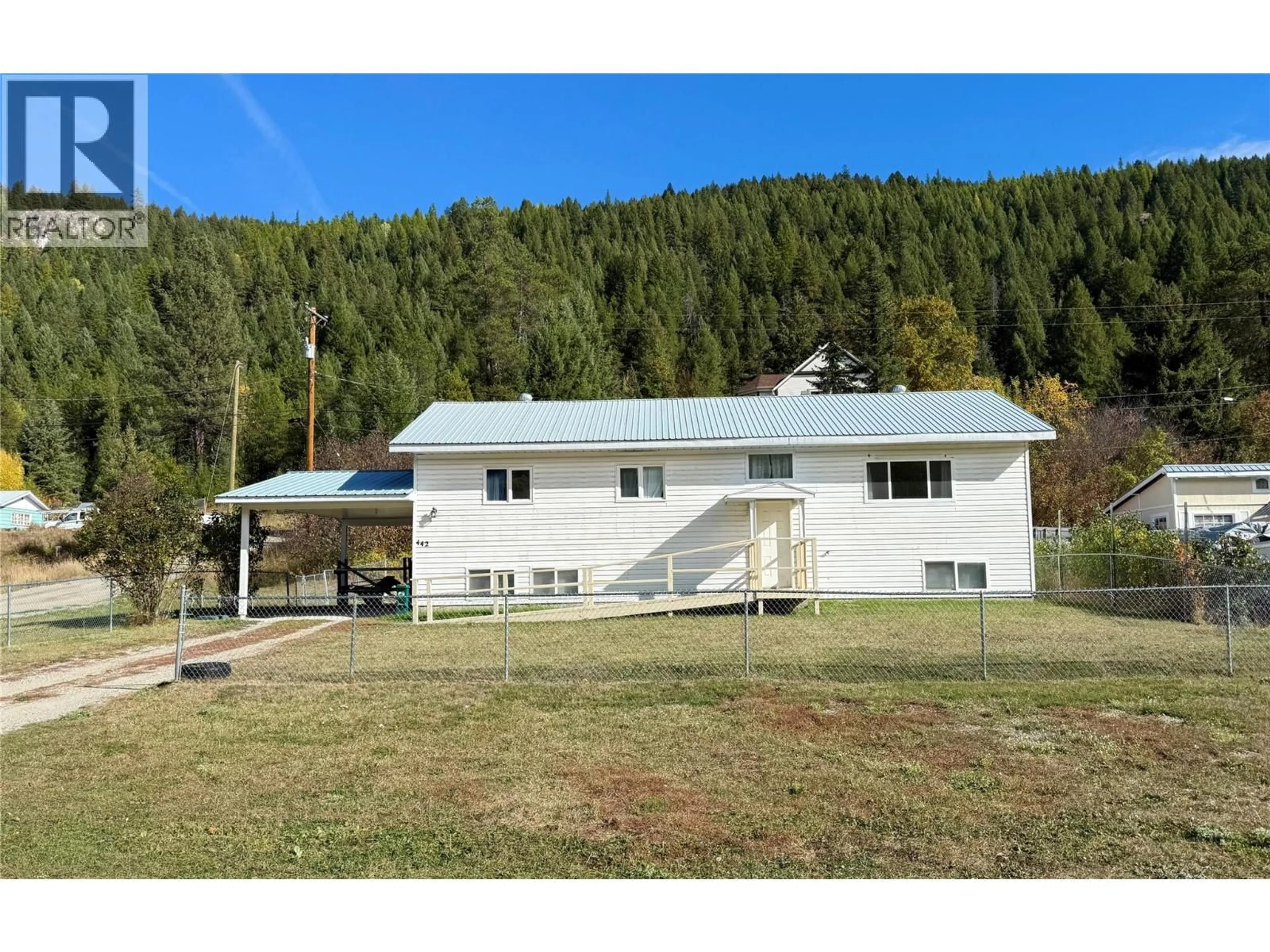 Home with vinyl exterior material, mountain view for 442 N. KIMBERLEY AVENUE, Greenwood British Columbia V0H1J0