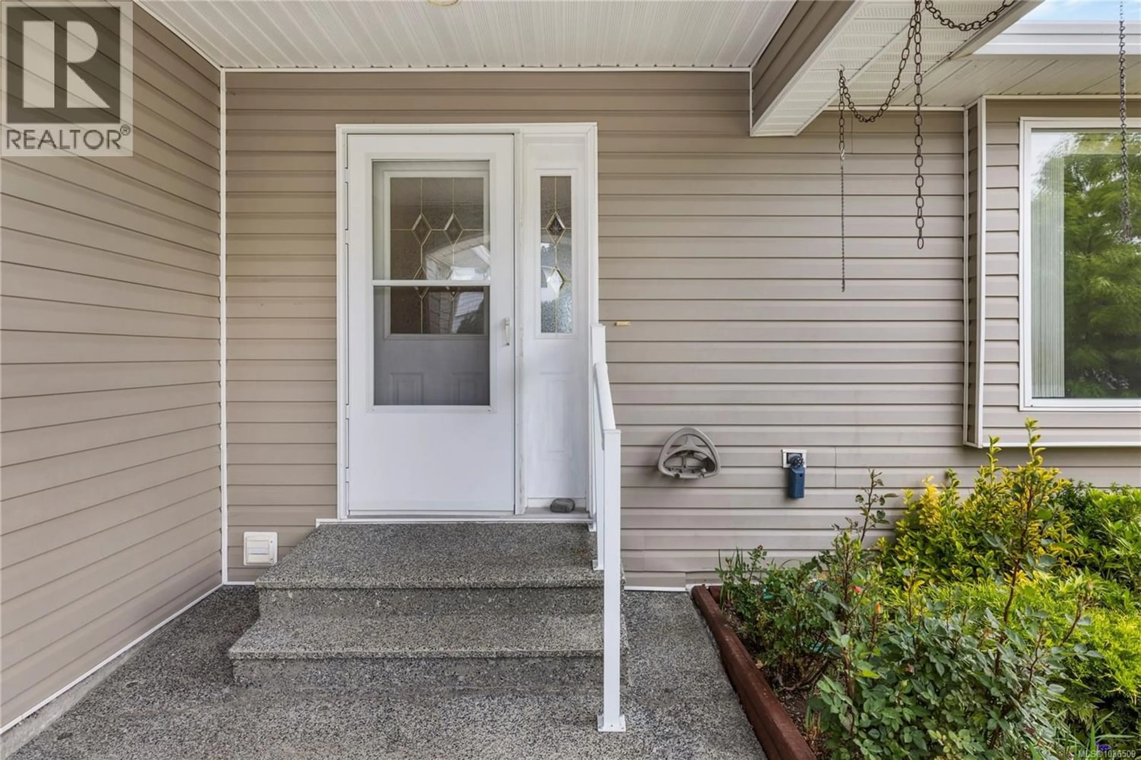 Indoor entryway for 1840 MONTANA ROAD, Nanaimo British Columbia V9X1C8