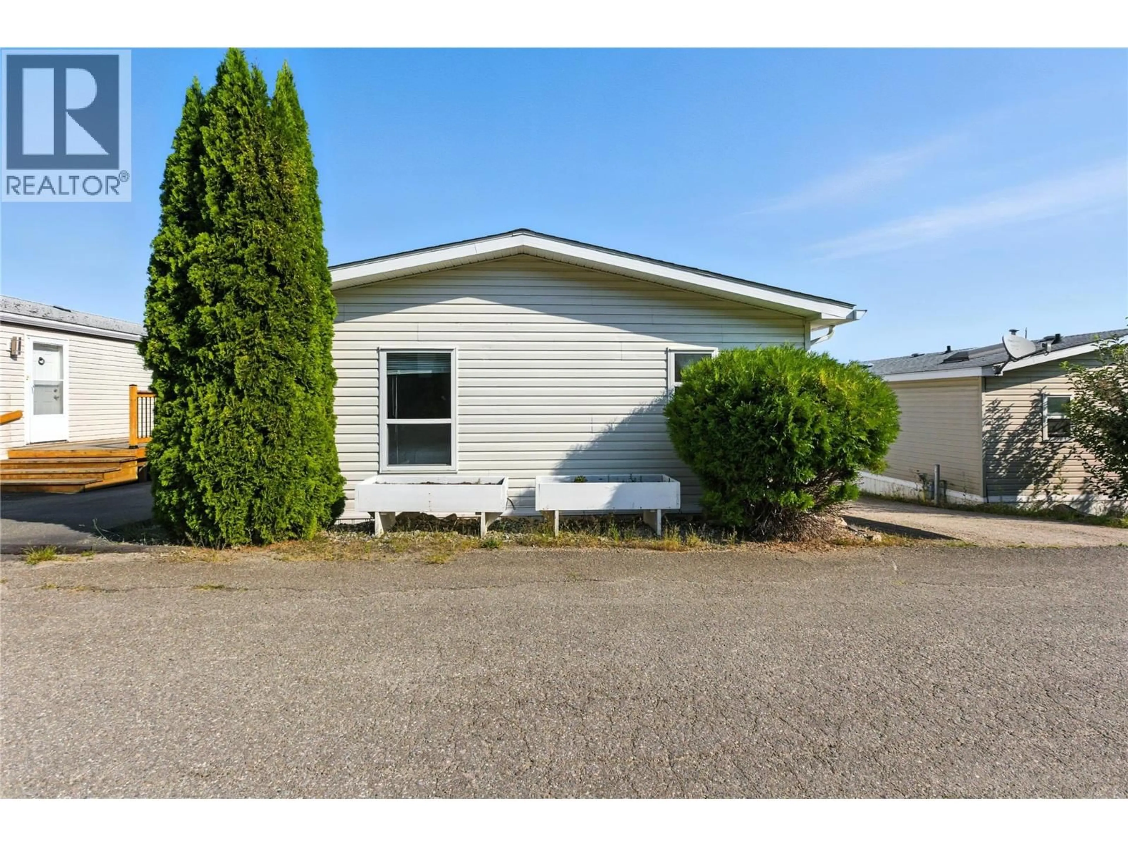 Home with vinyl exterior material, unknown for 32 - 1885 TAPPEN NOTCH HILL ROAD, Tappen British Columbia V0E2X3